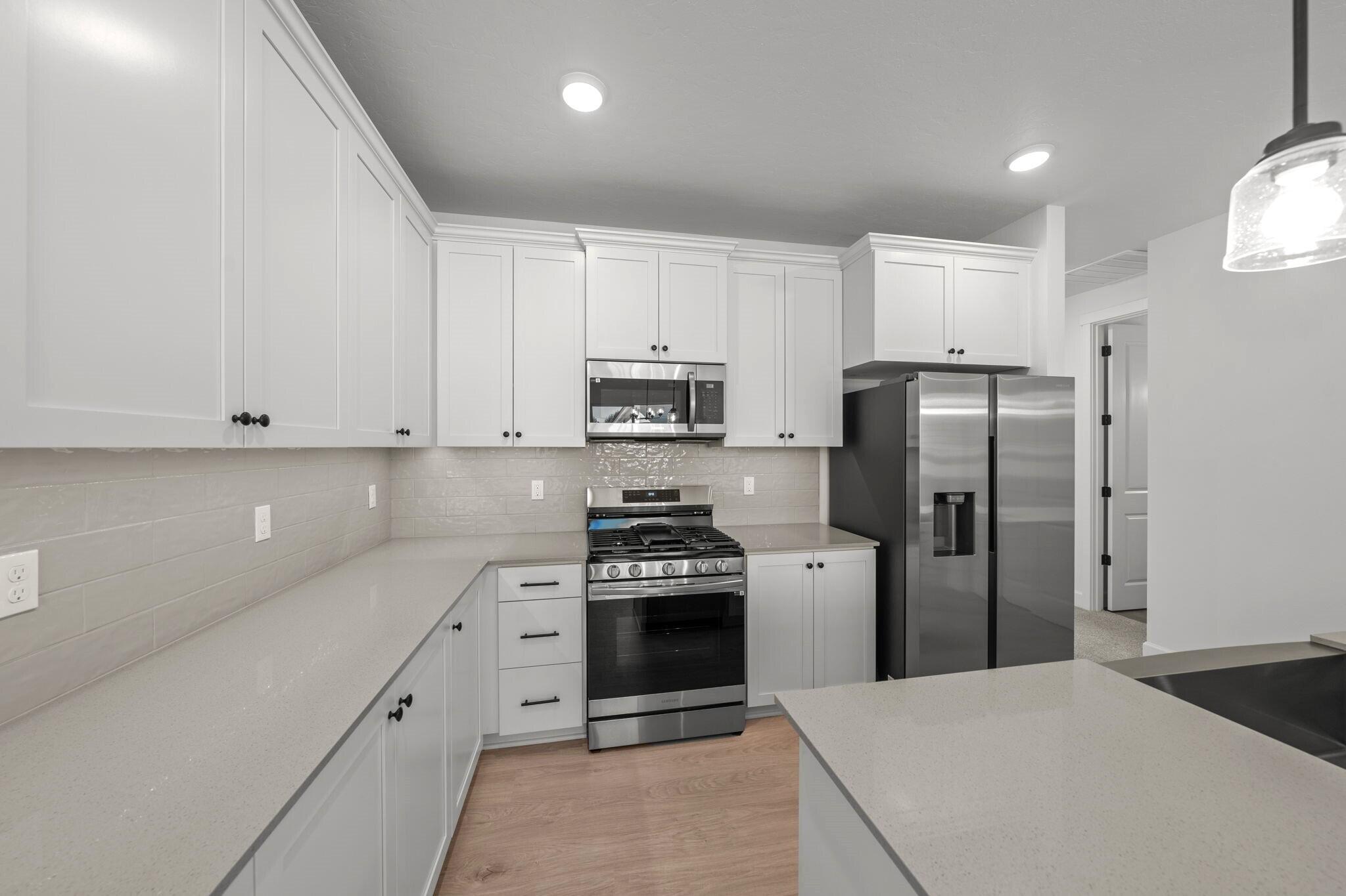 2859 NE Pinnacle Place, Lot 24