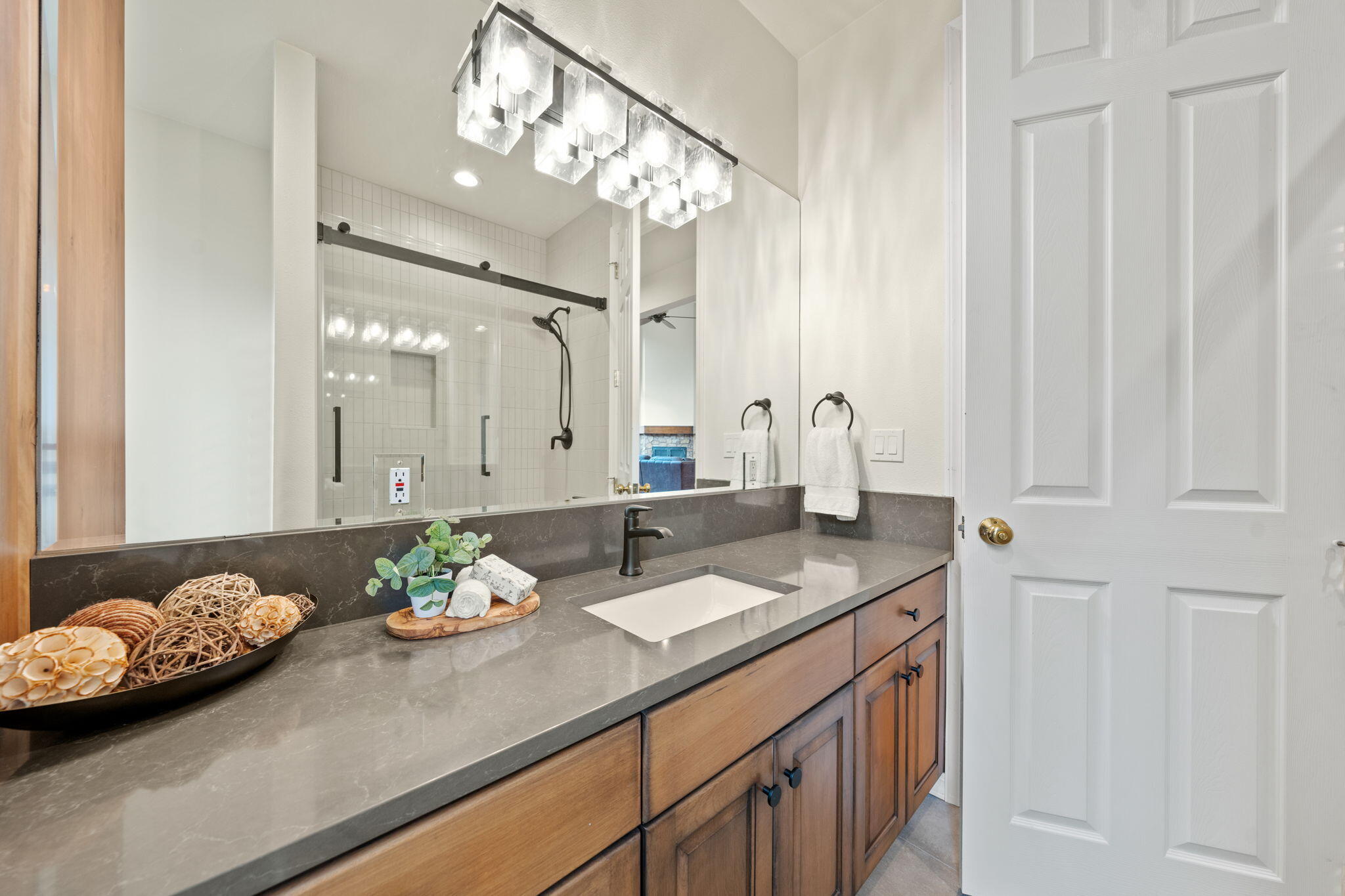 62017 Fall Creek Loop