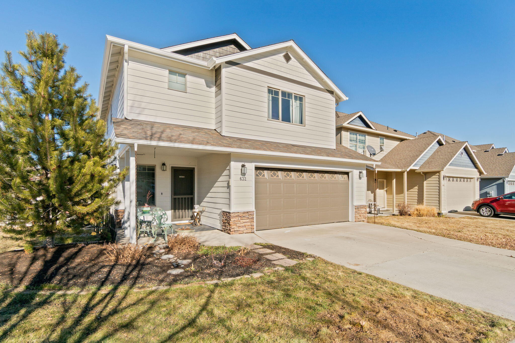 632 SE Glengarry Place