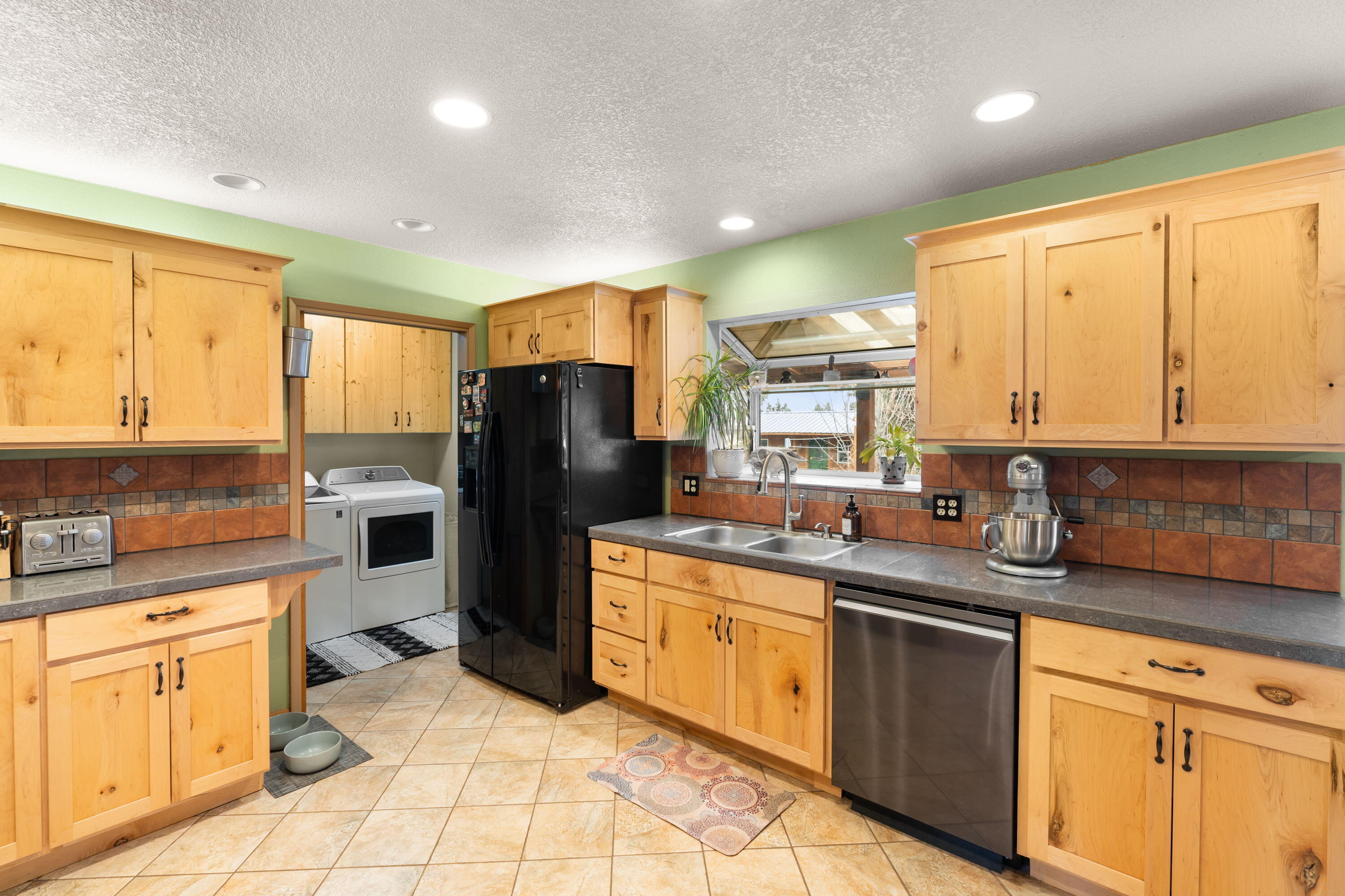 3390 SW Antelope Avenue