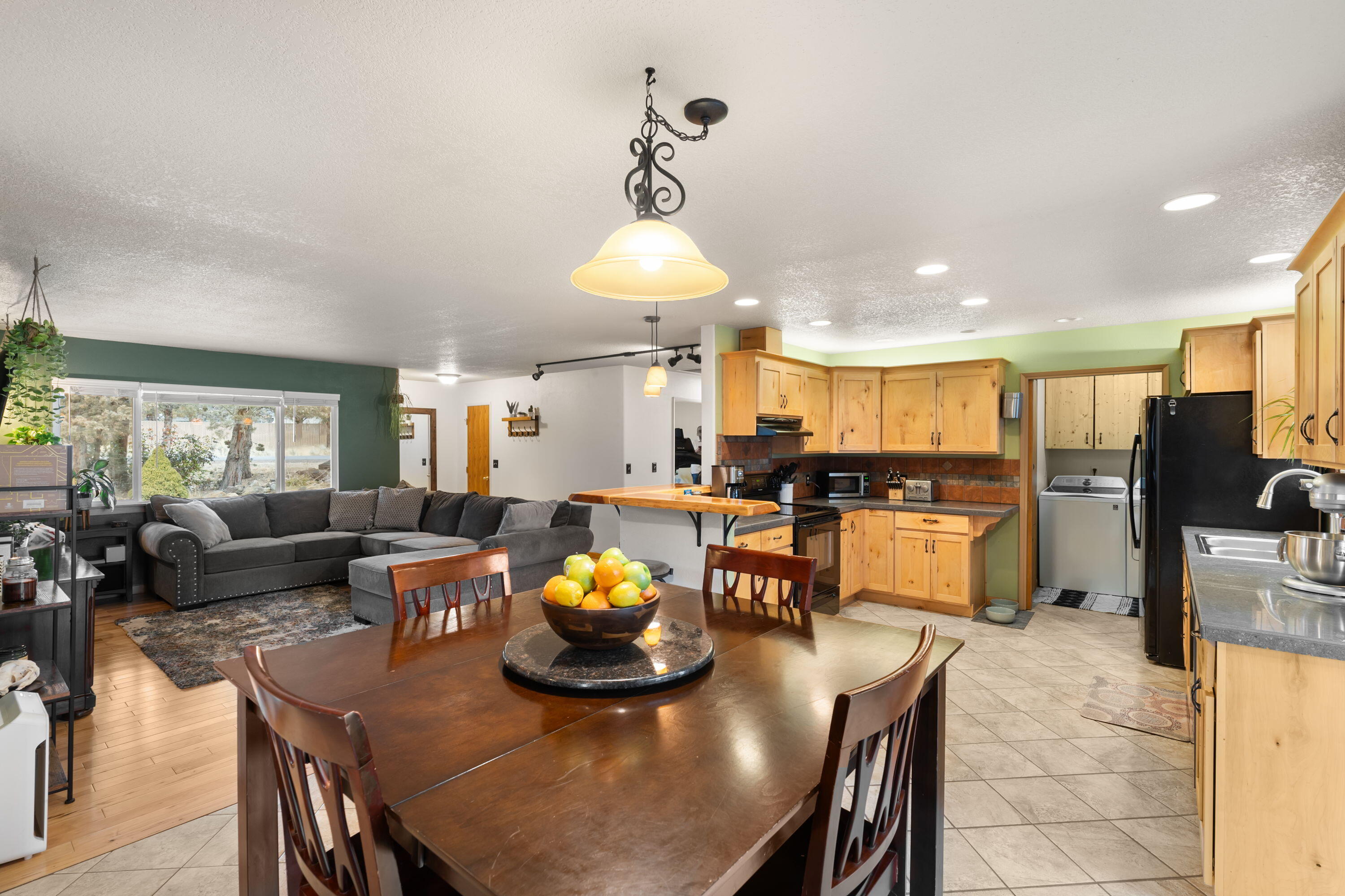 3390 SW Antelope Avenue