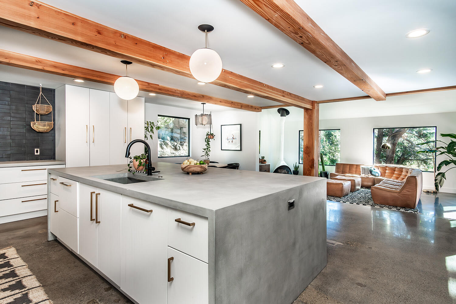 3916 NW Lower Village Road