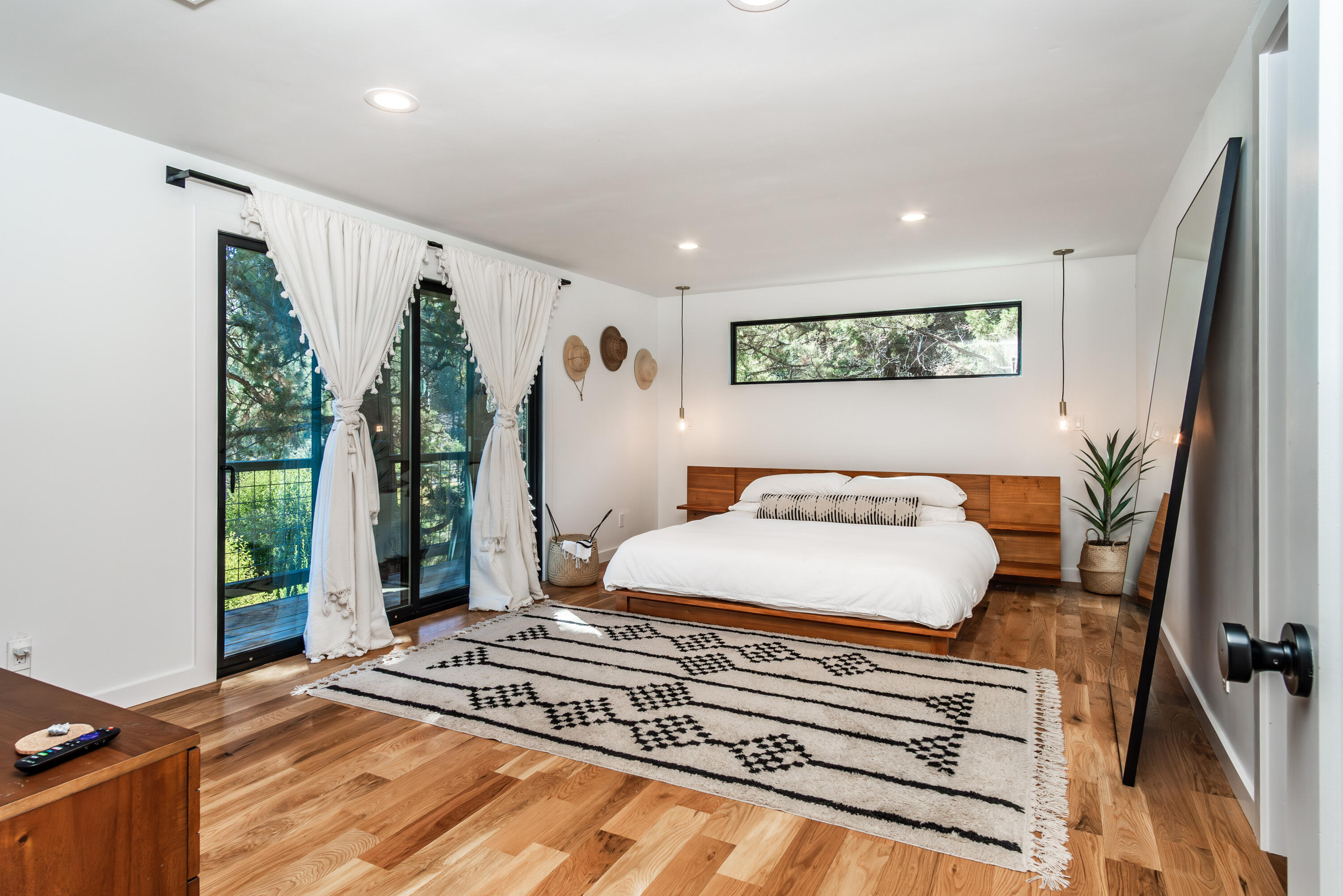 3916 NW Lower Village Road