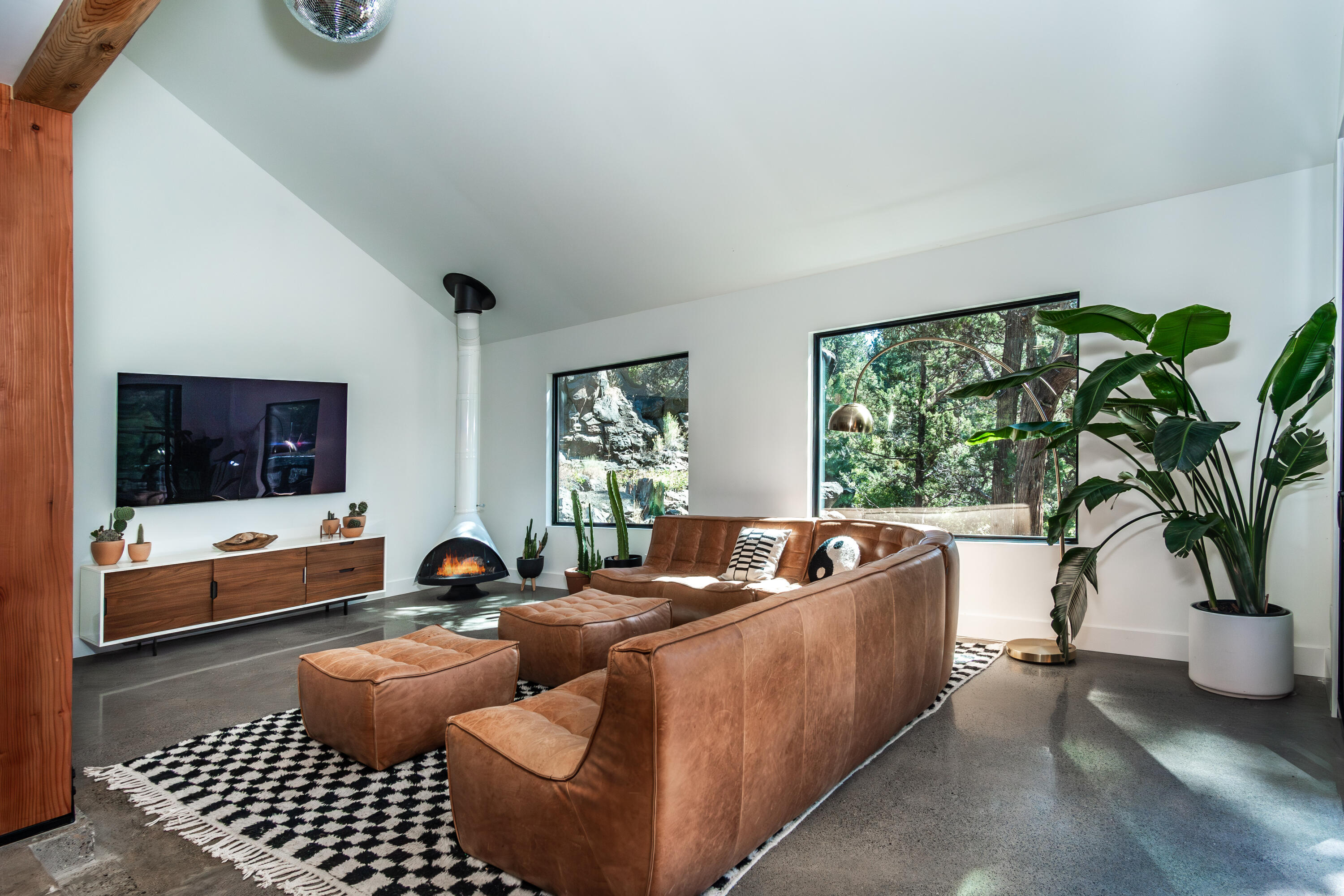 3916 NW Lower Village Road