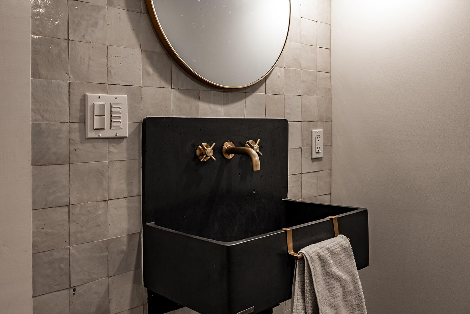 3916 NW Lower Village Road