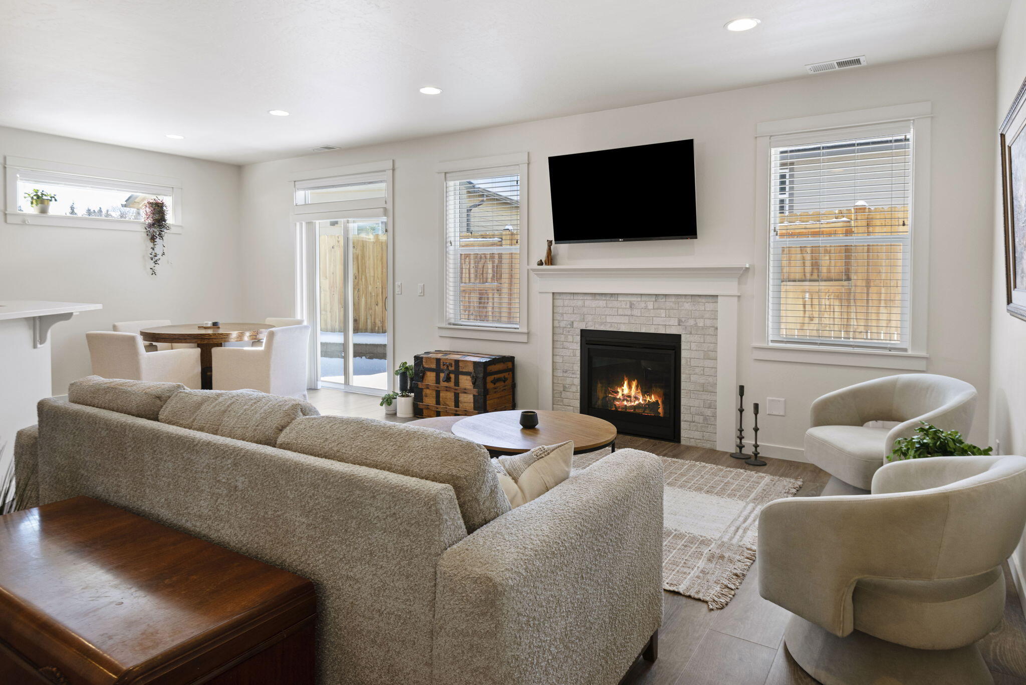 61389 SE Preston Street