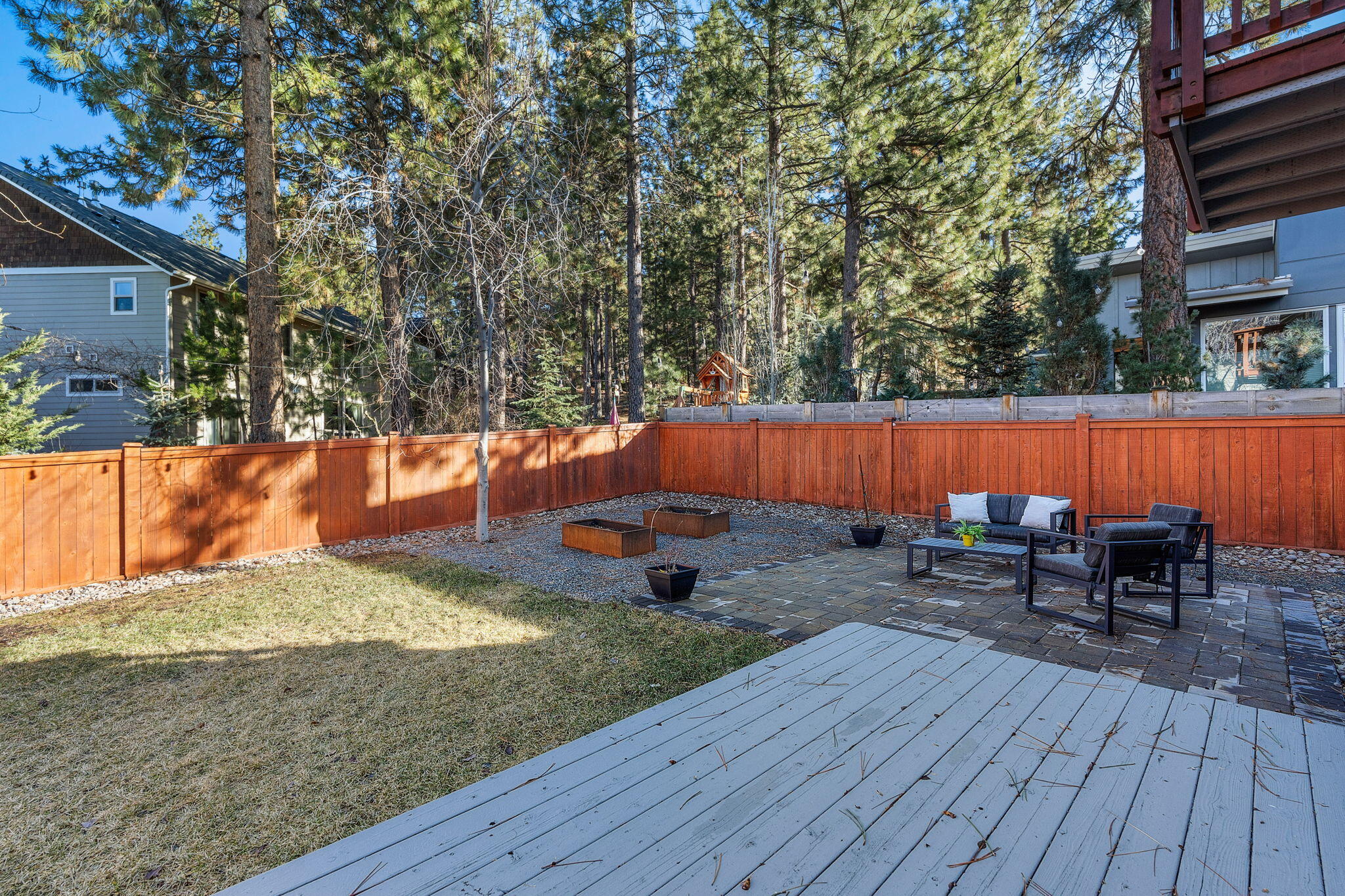 2060 NW Shiraz Court