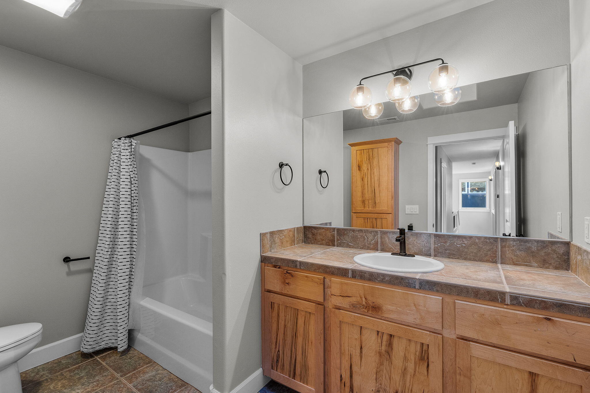 2060 NW Shiraz Court