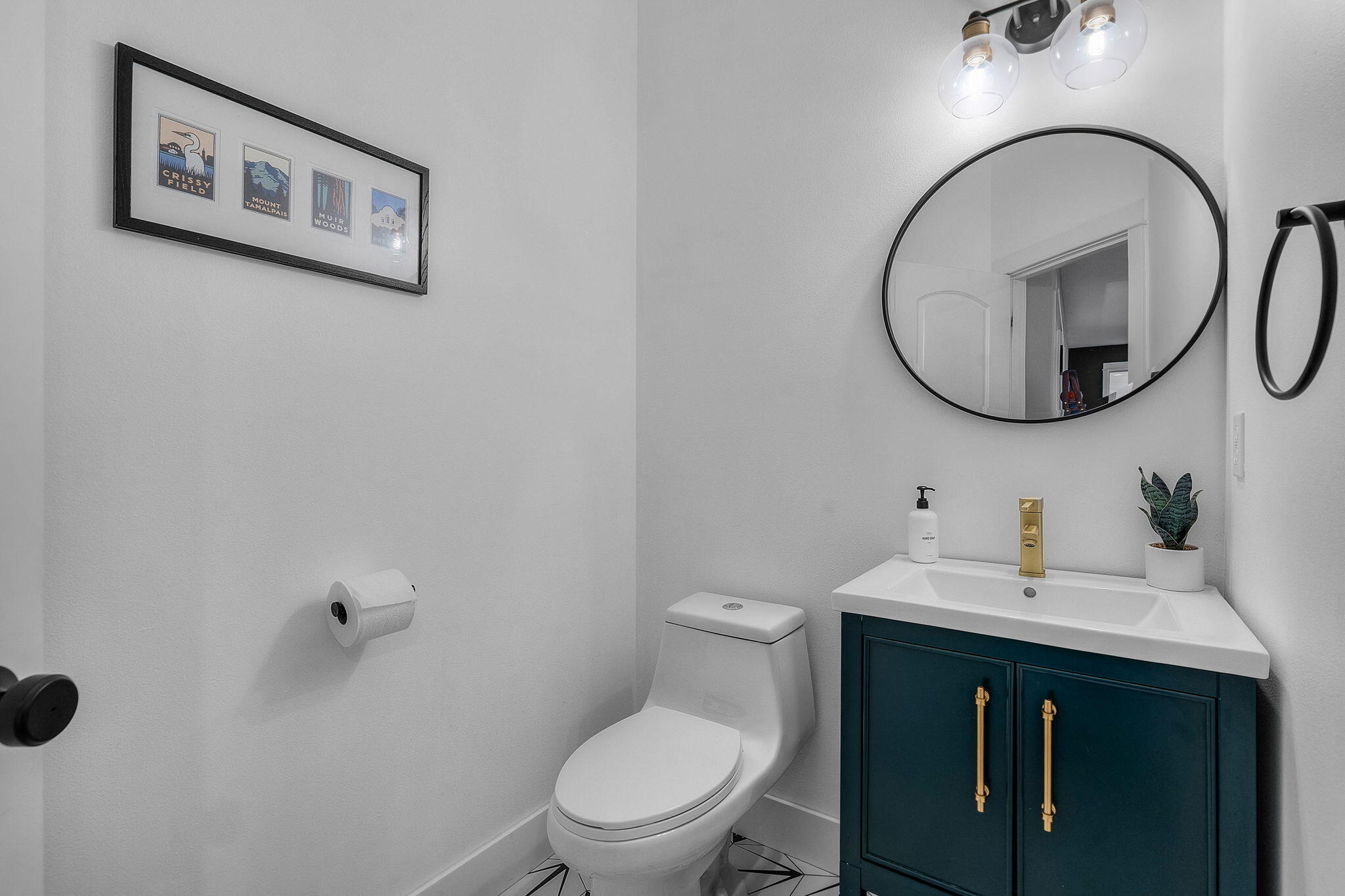 2060 NW Shiraz Court