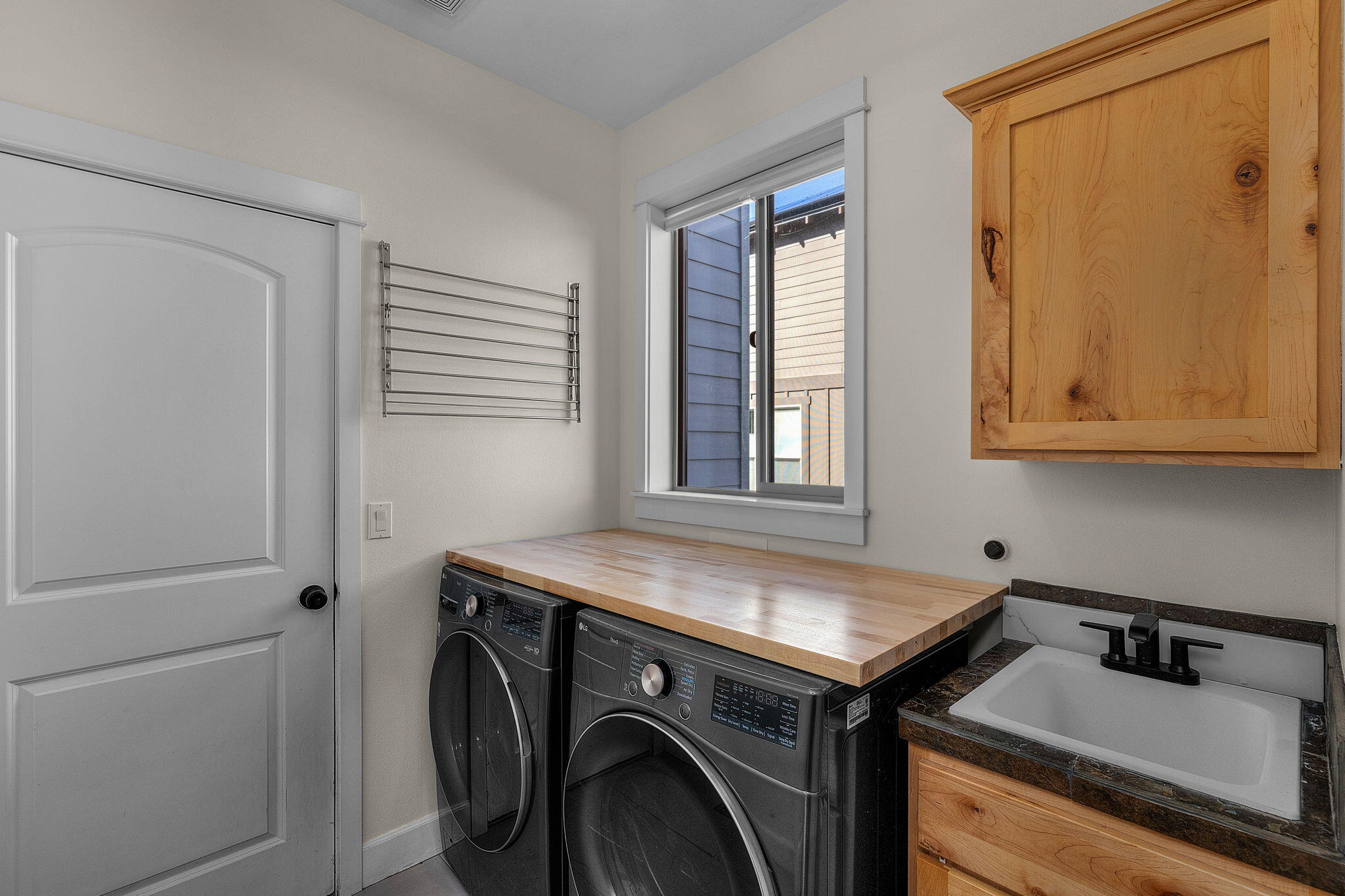 2060 NW Shiraz Court