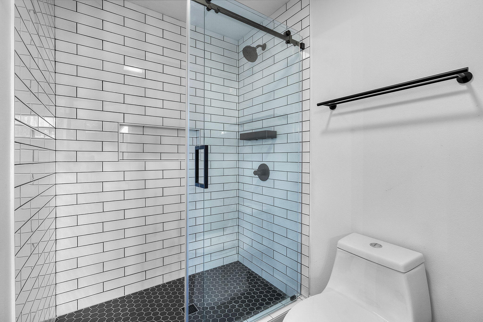 2060 NW Shiraz Court