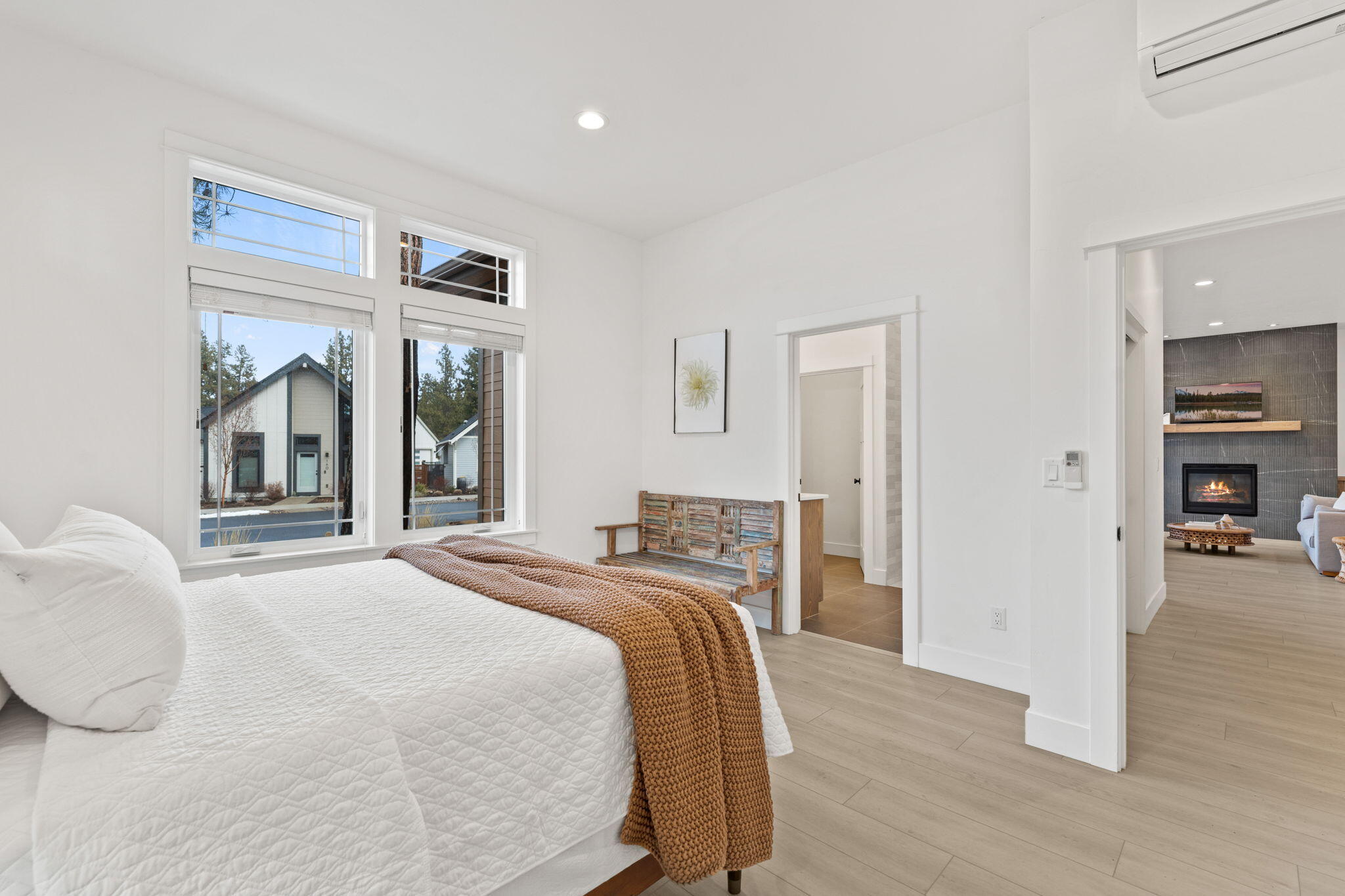 141 W Clearpine Drive