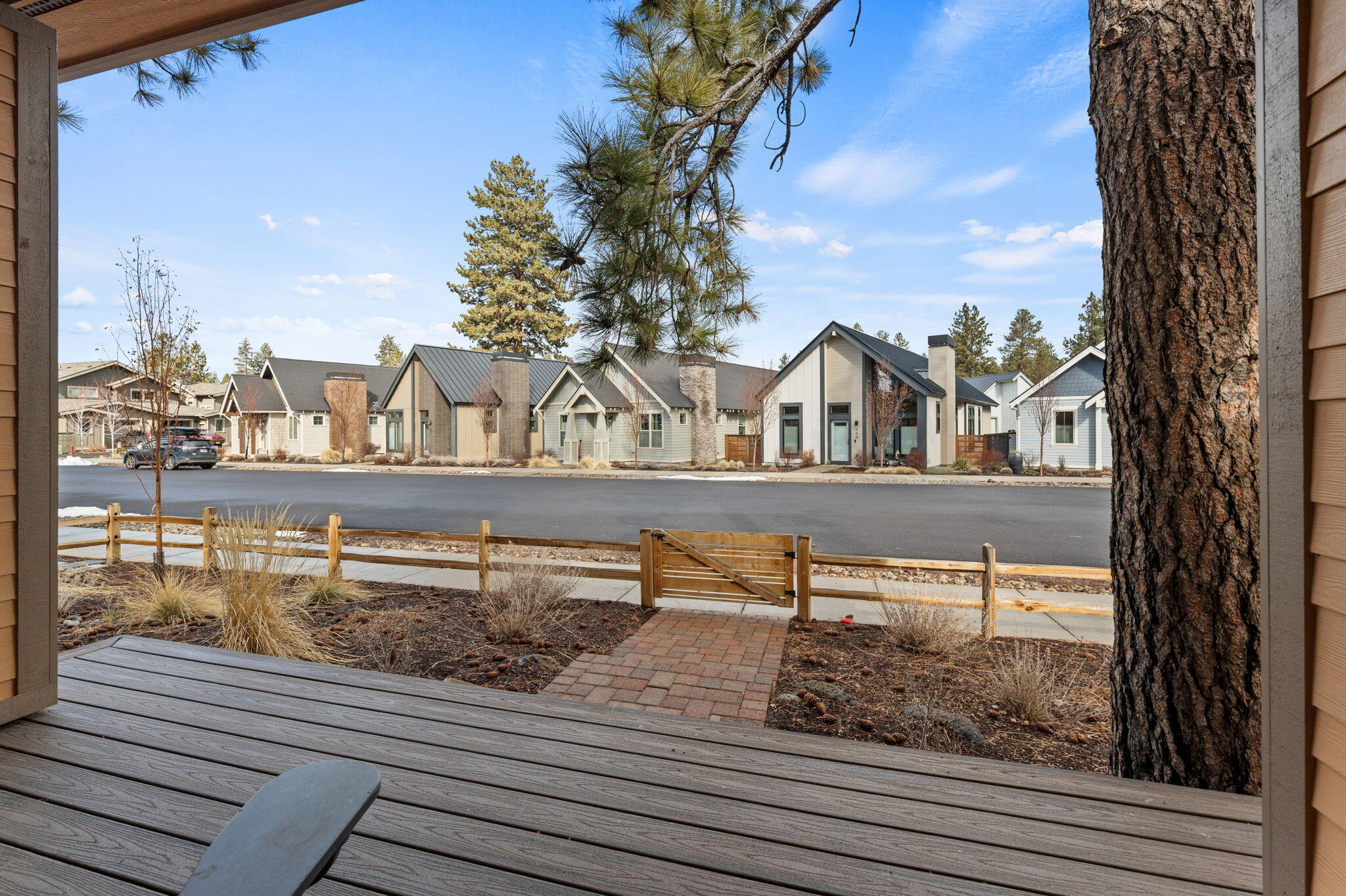 141 W Clearpine Drive