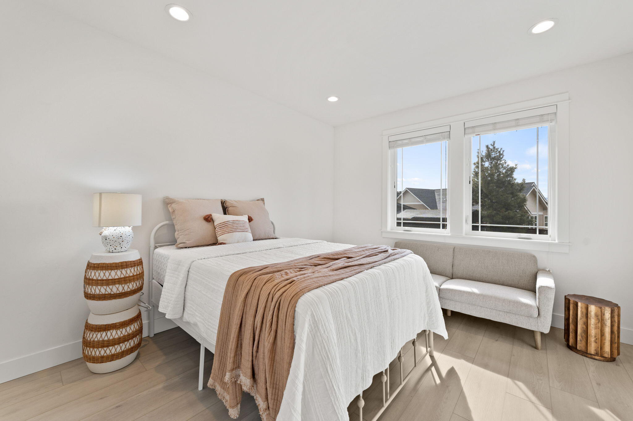 141 W Clearpine Drive