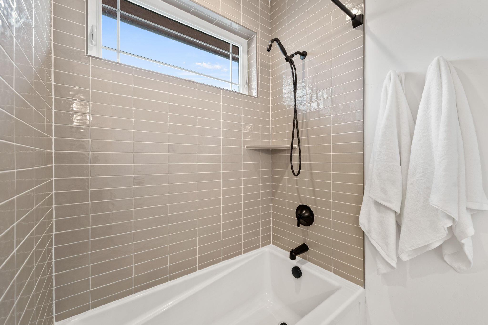 141 W Clearpine Drive