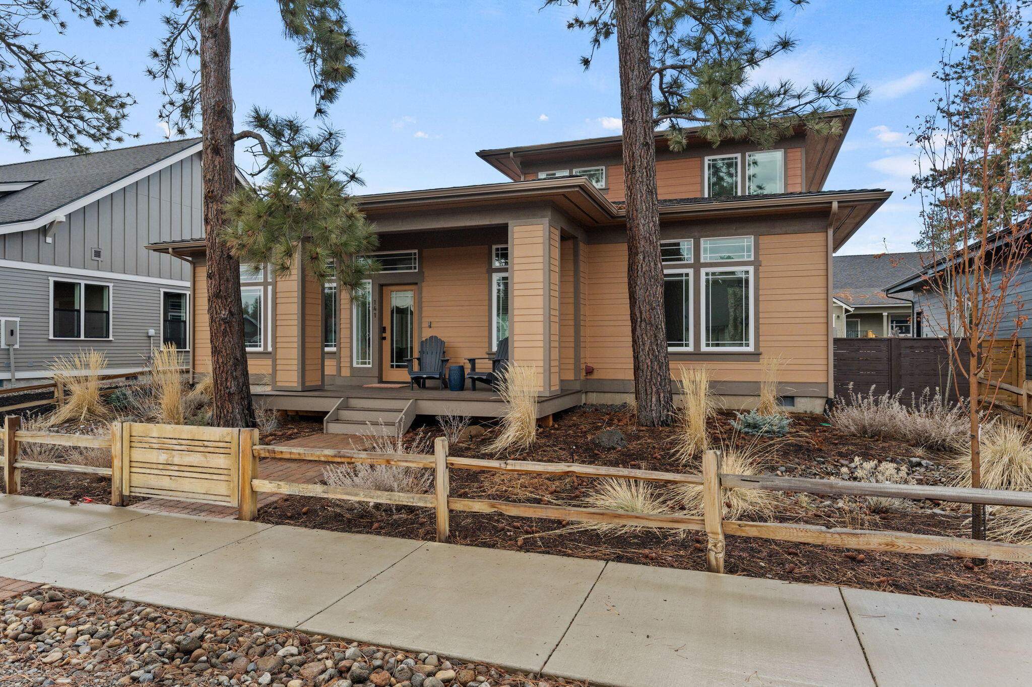 141 W Clearpine Drive