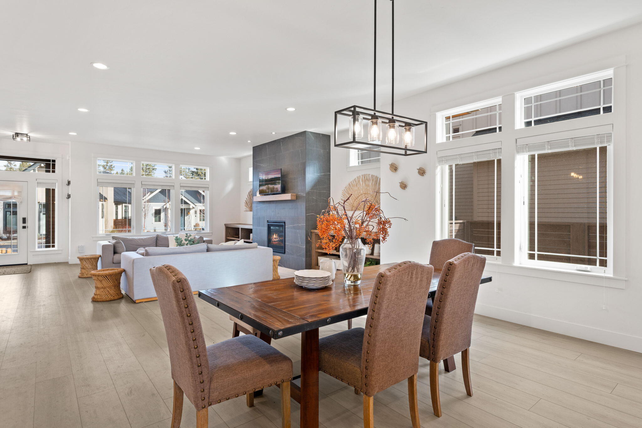 141 W Clearpine Drive