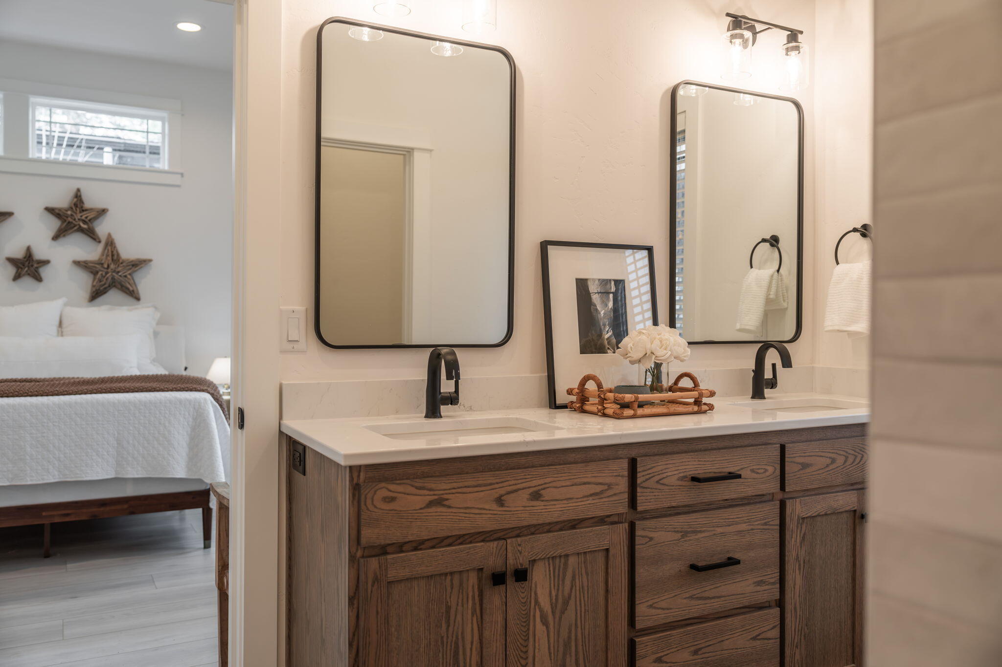 141 W Clearpine Drive