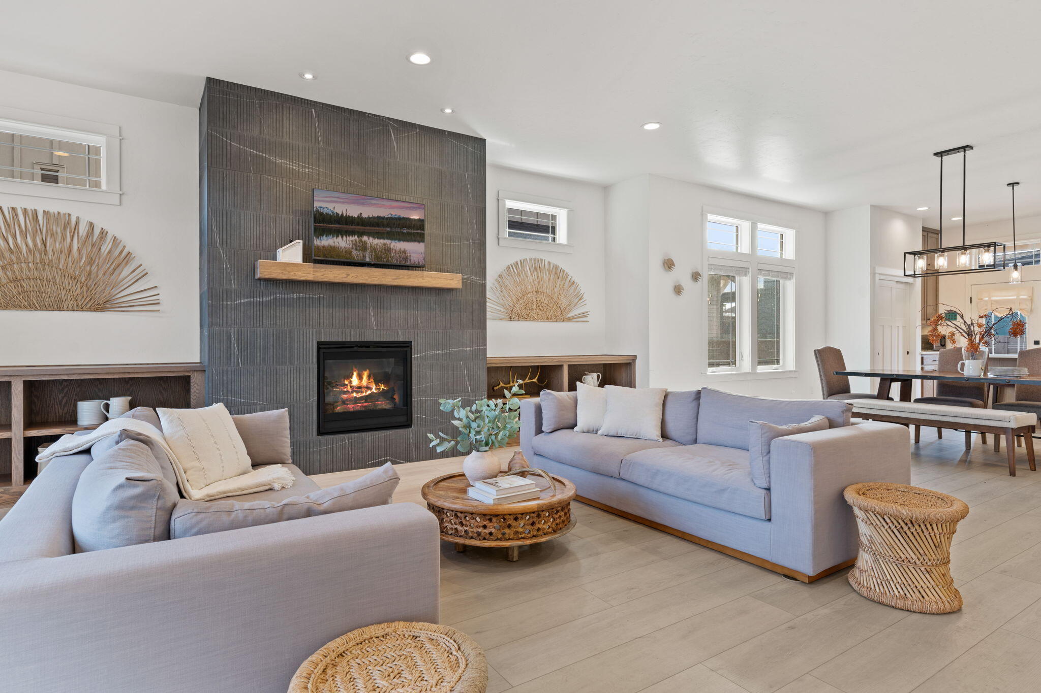 141 W Clearpine Drive