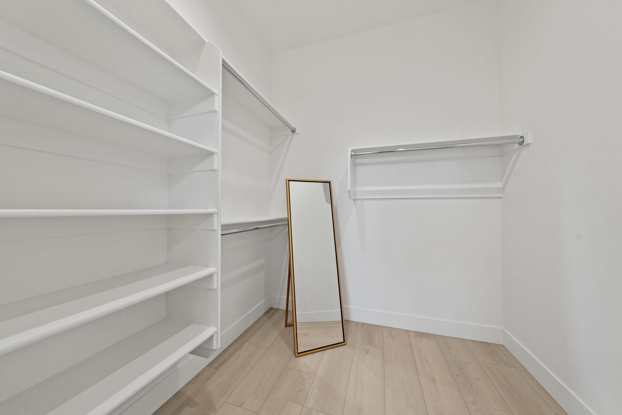 141 W Clearpine Drive