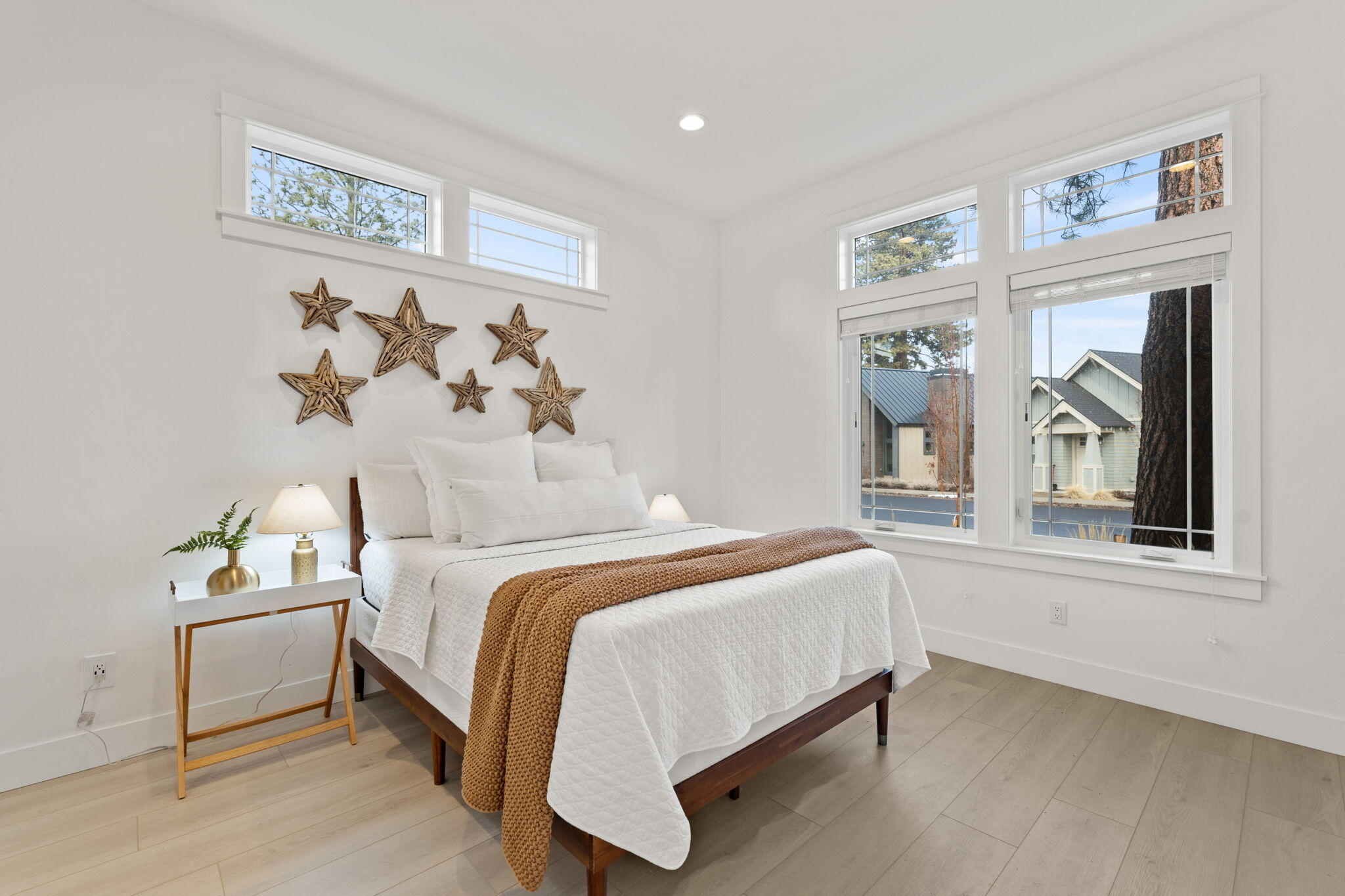 141 W Clearpine Drive