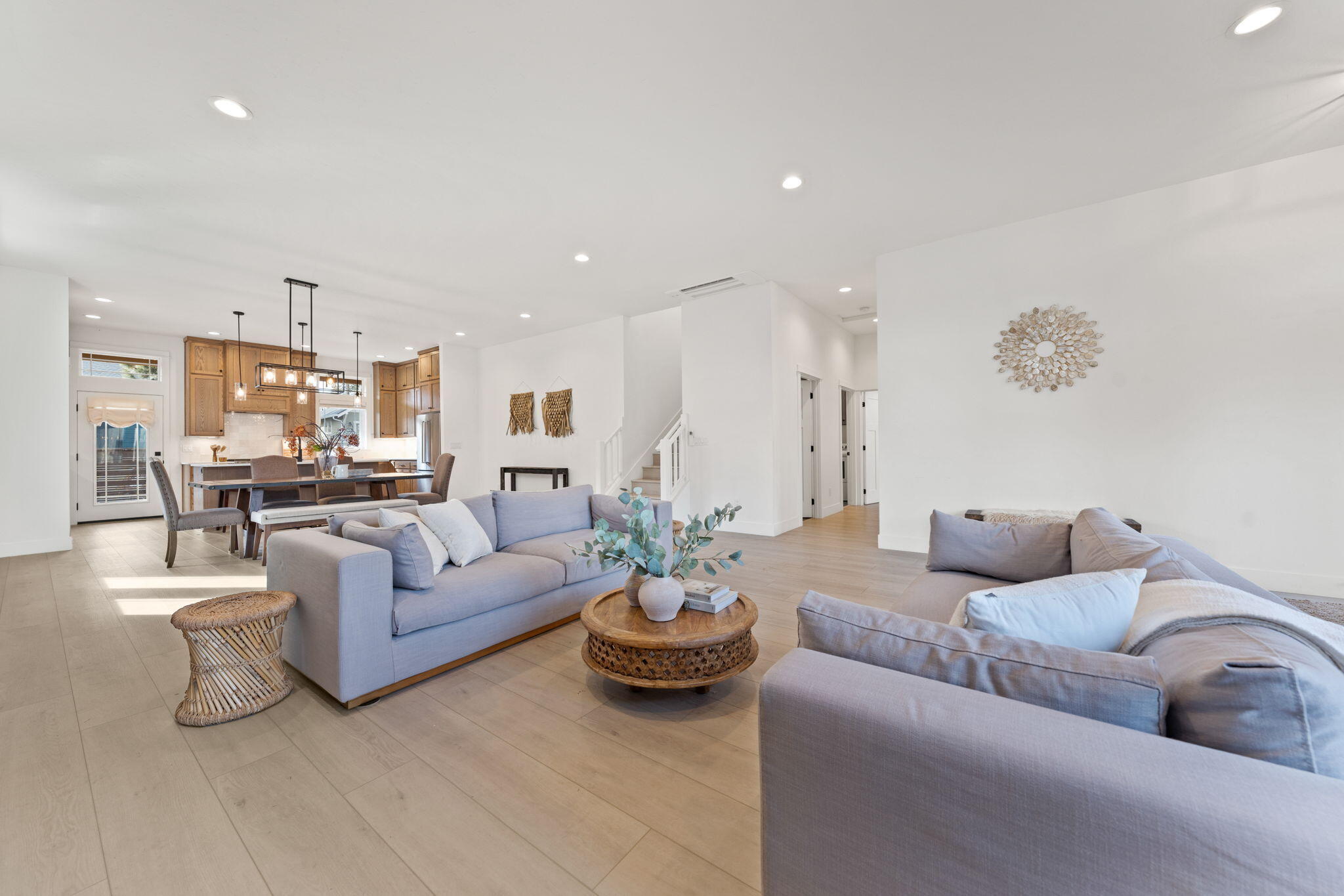 141 W Clearpine Drive