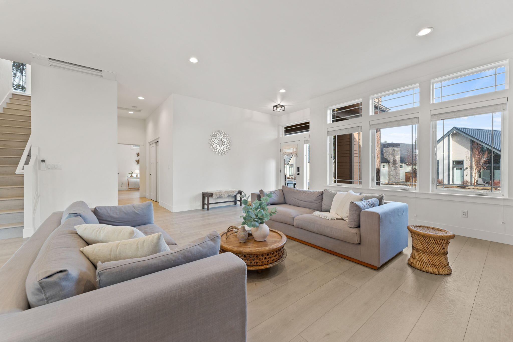 141 W Clearpine Drive