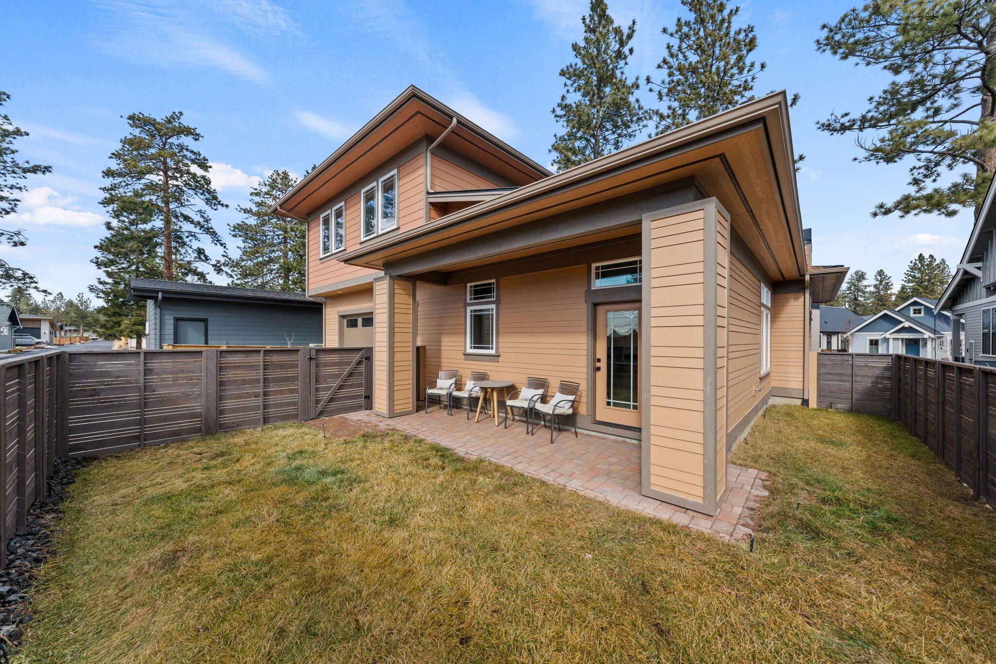 141 W Clearpine Drive