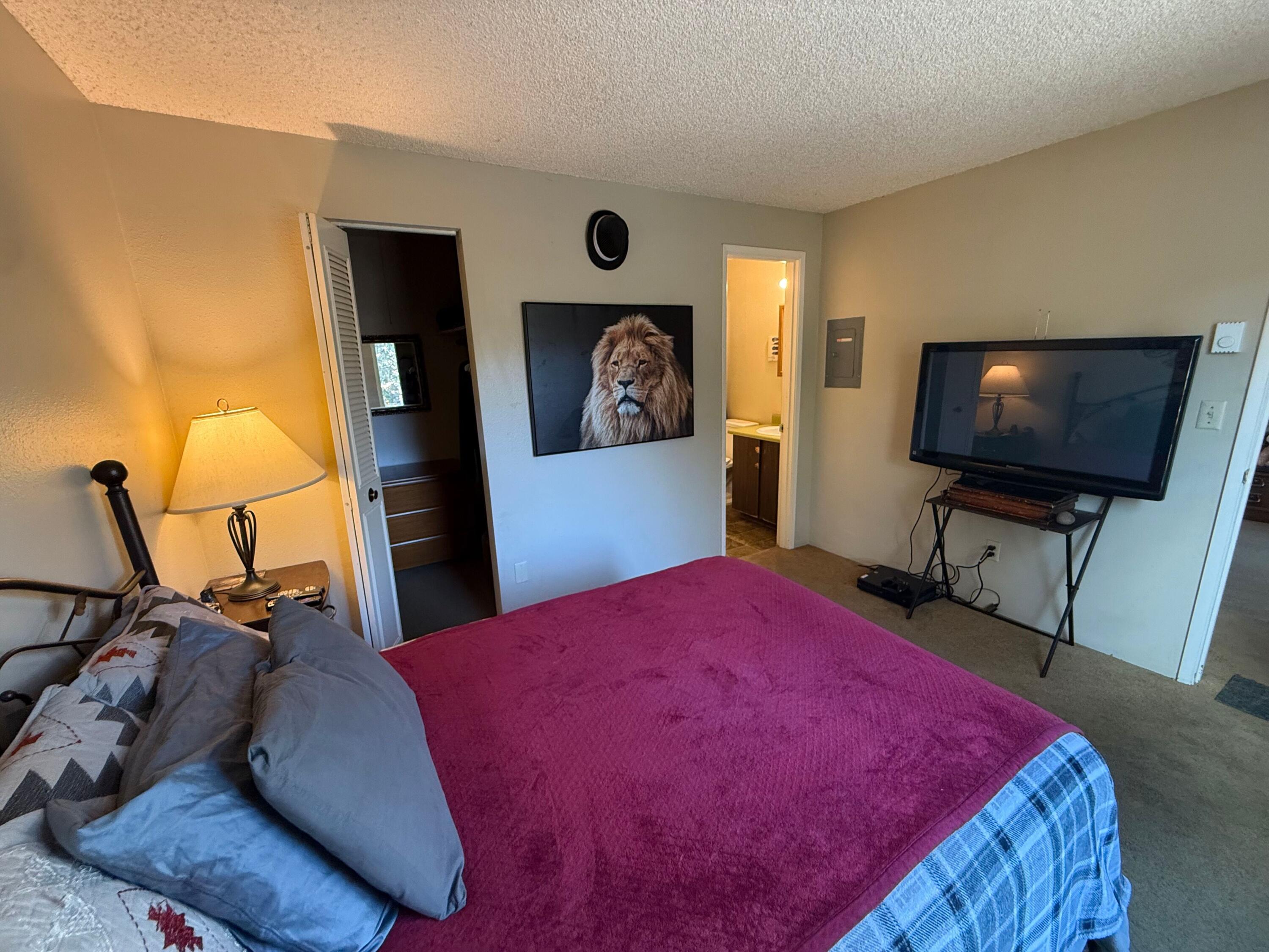 1700 NE Wells Acres Road, 3