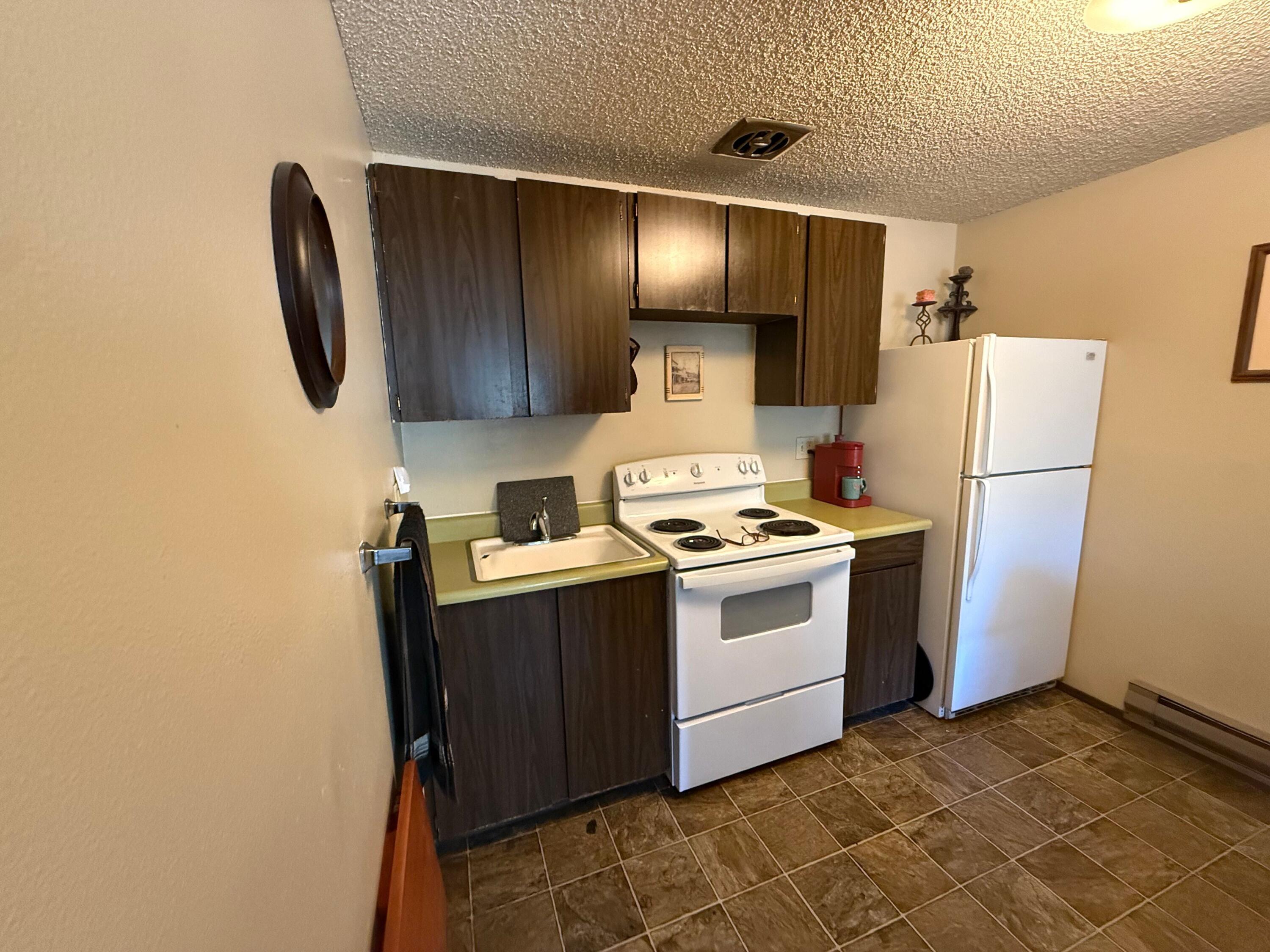 1700 NE Wells Acres Road, 3