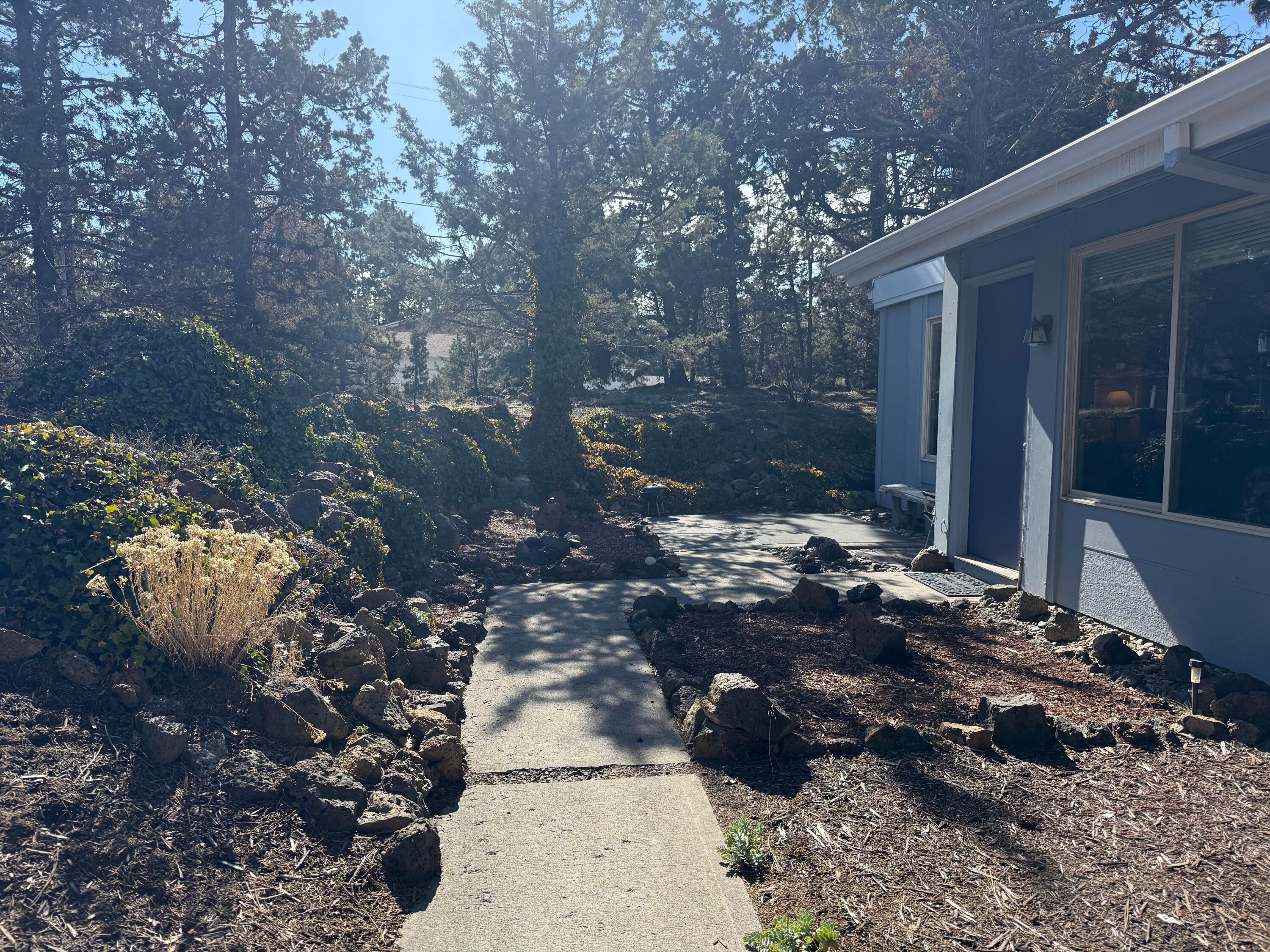 1700 NE Wells Acres Road, 3