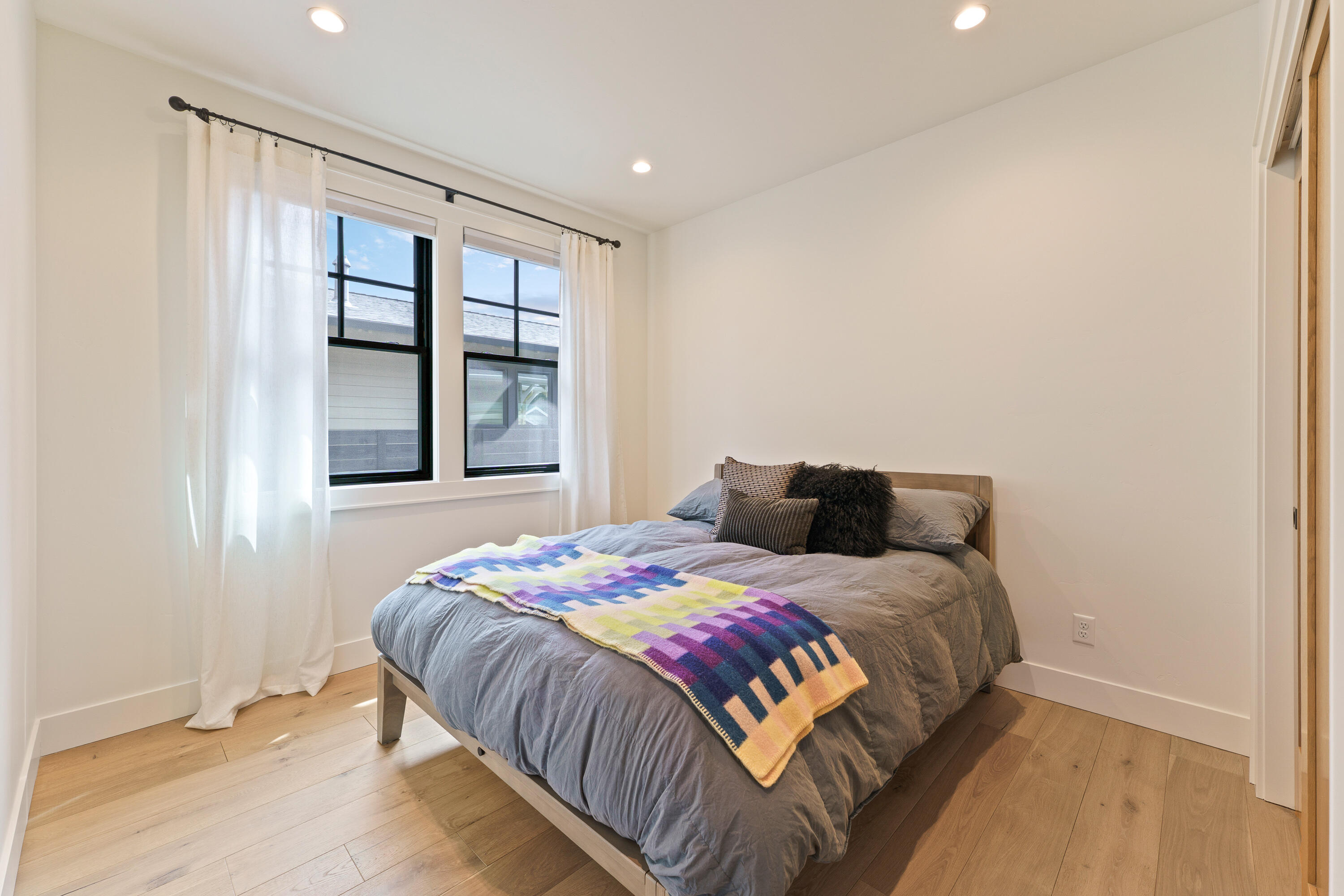 3099 NW Tharp Avenue