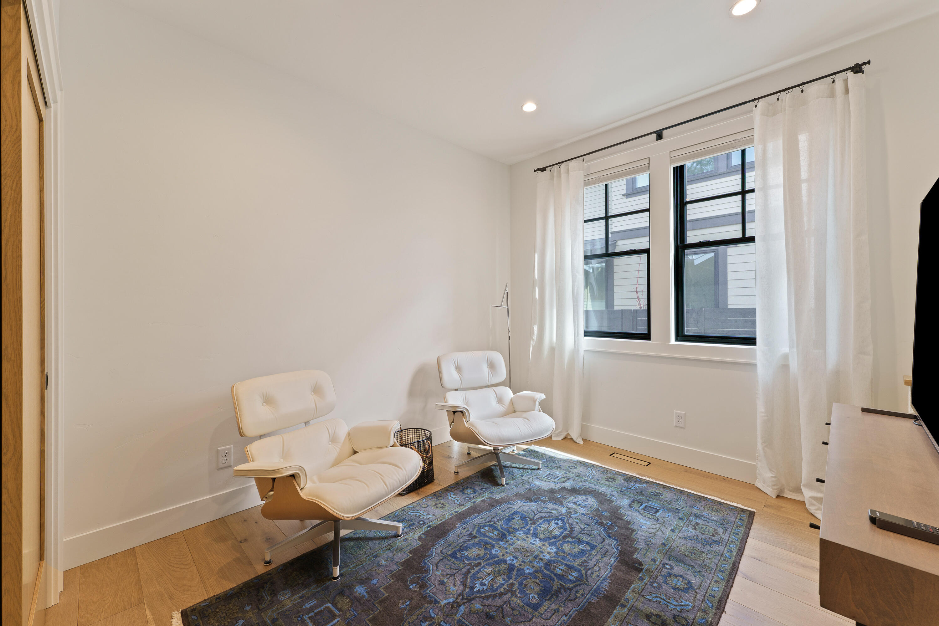 3099 NW Tharp Avenue