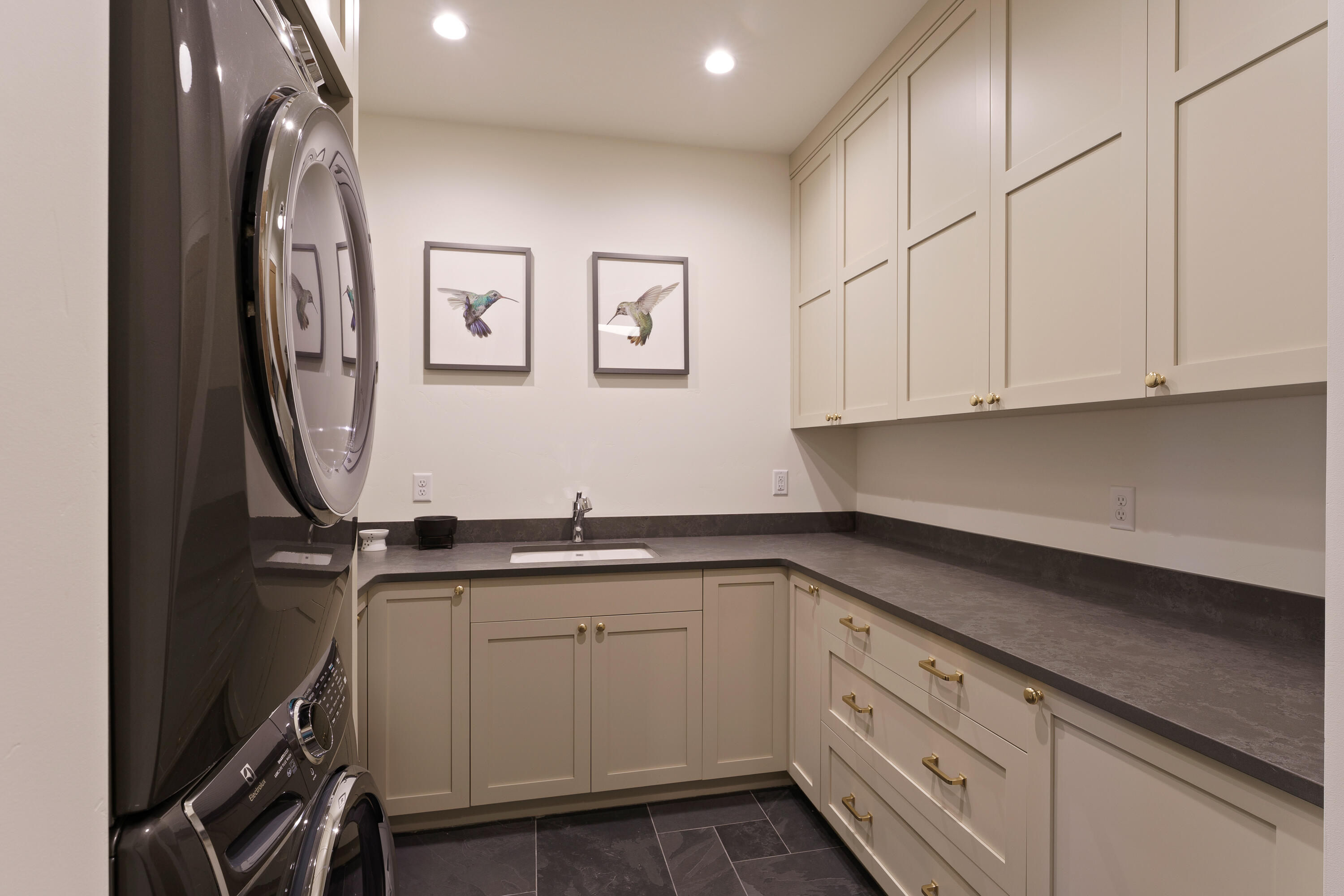 3099 NW Tharp Avenue