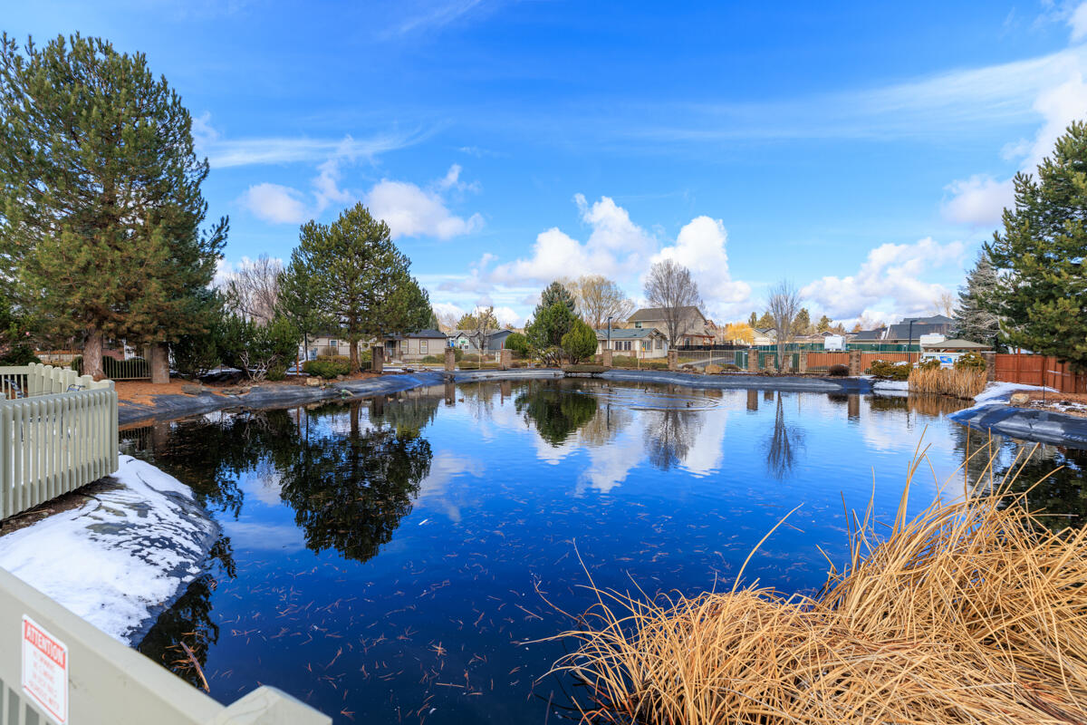 2356 SW Mariposa Loop