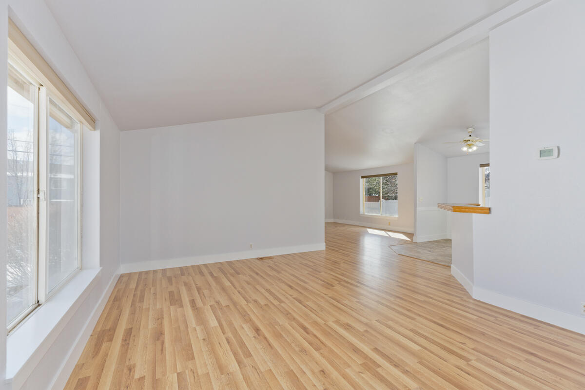 2356 SW Mariposa Loop