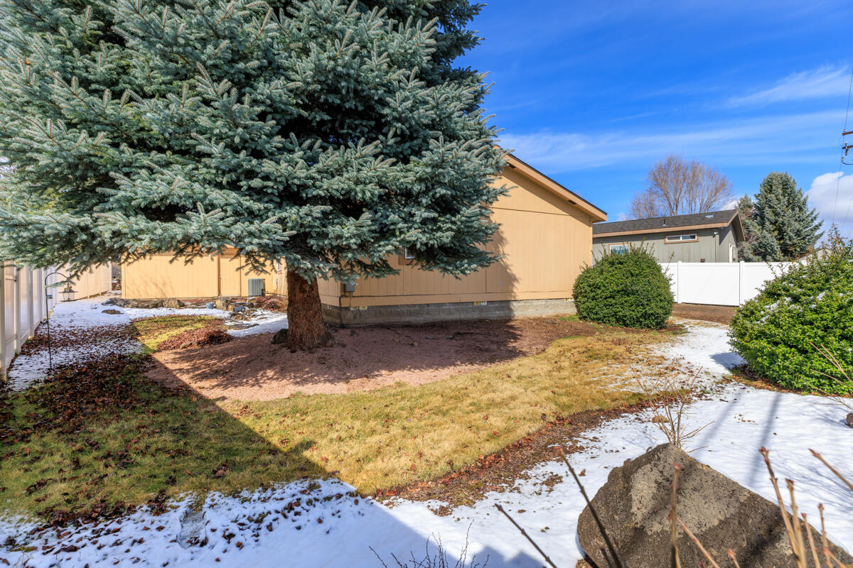 2356 SW Mariposa Loop