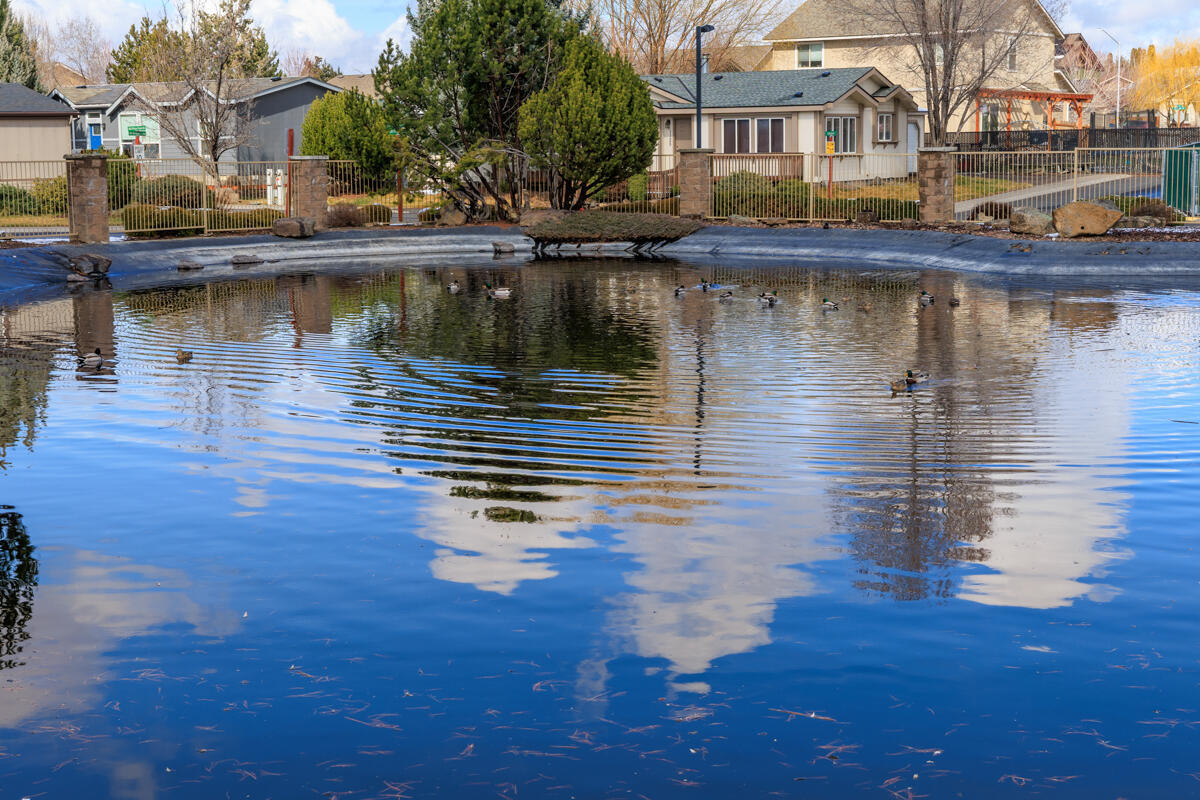 2356 SW Mariposa Loop