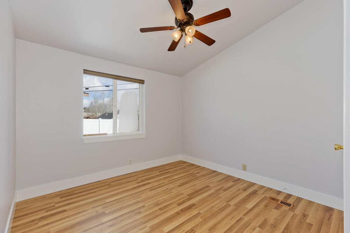 2356 SW Mariposa Loop