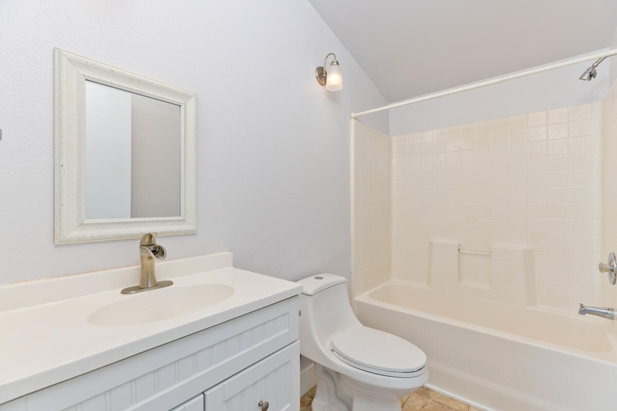 2356 SW Mariposa Loop