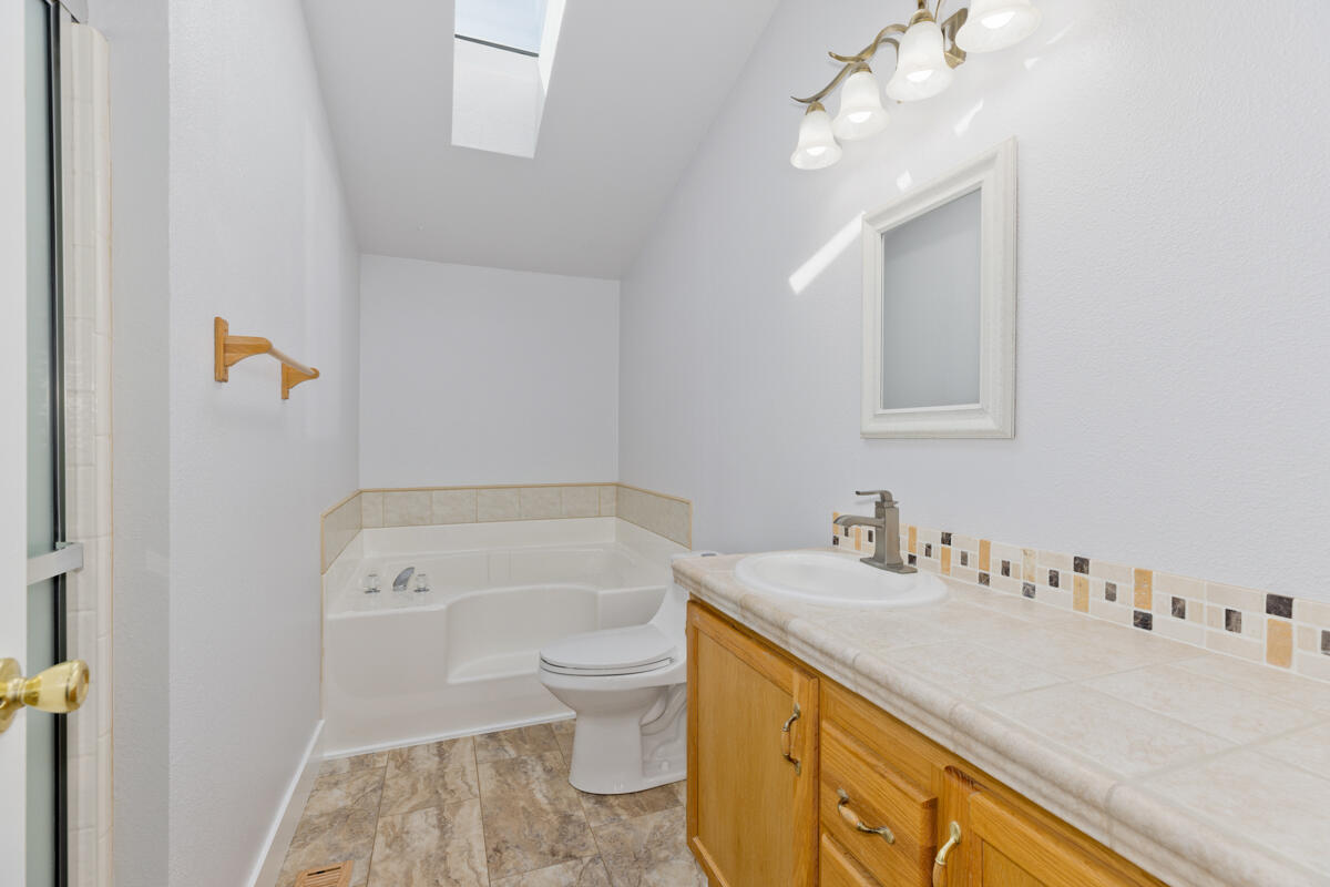 2356 SW Mariposa Loop