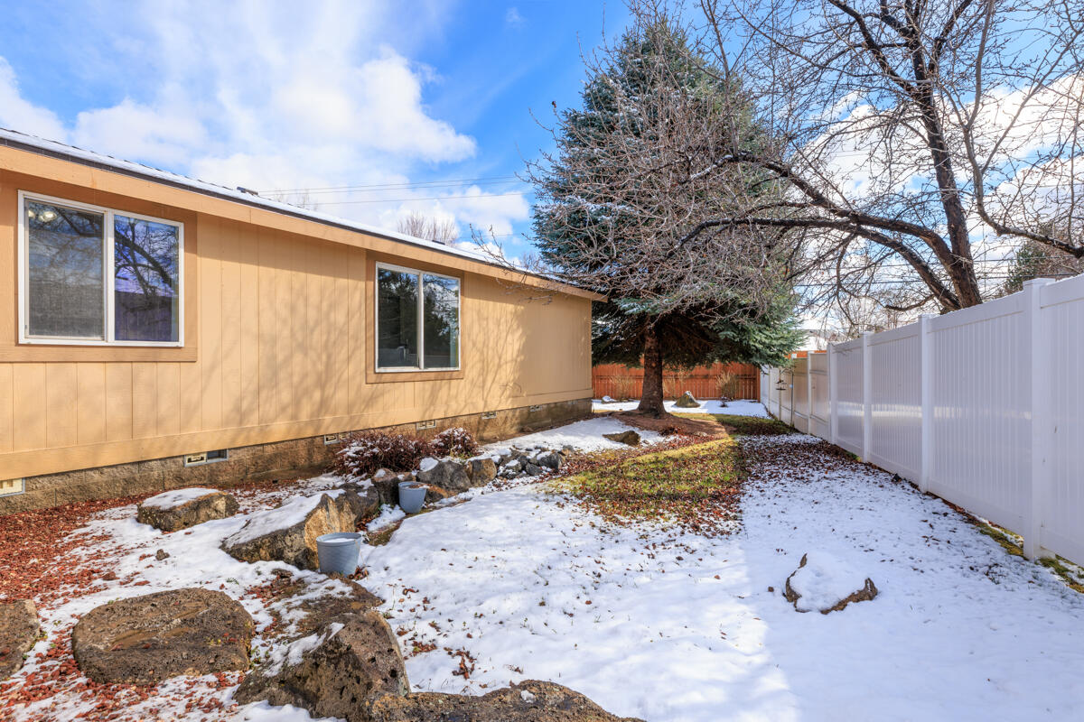 2356 SW Mariposa Loop