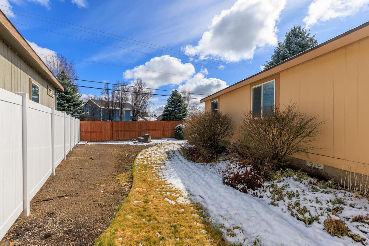 2356 SW Mariposa Loop