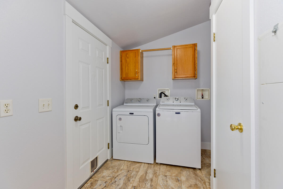 2356 SW Mariposa Loop