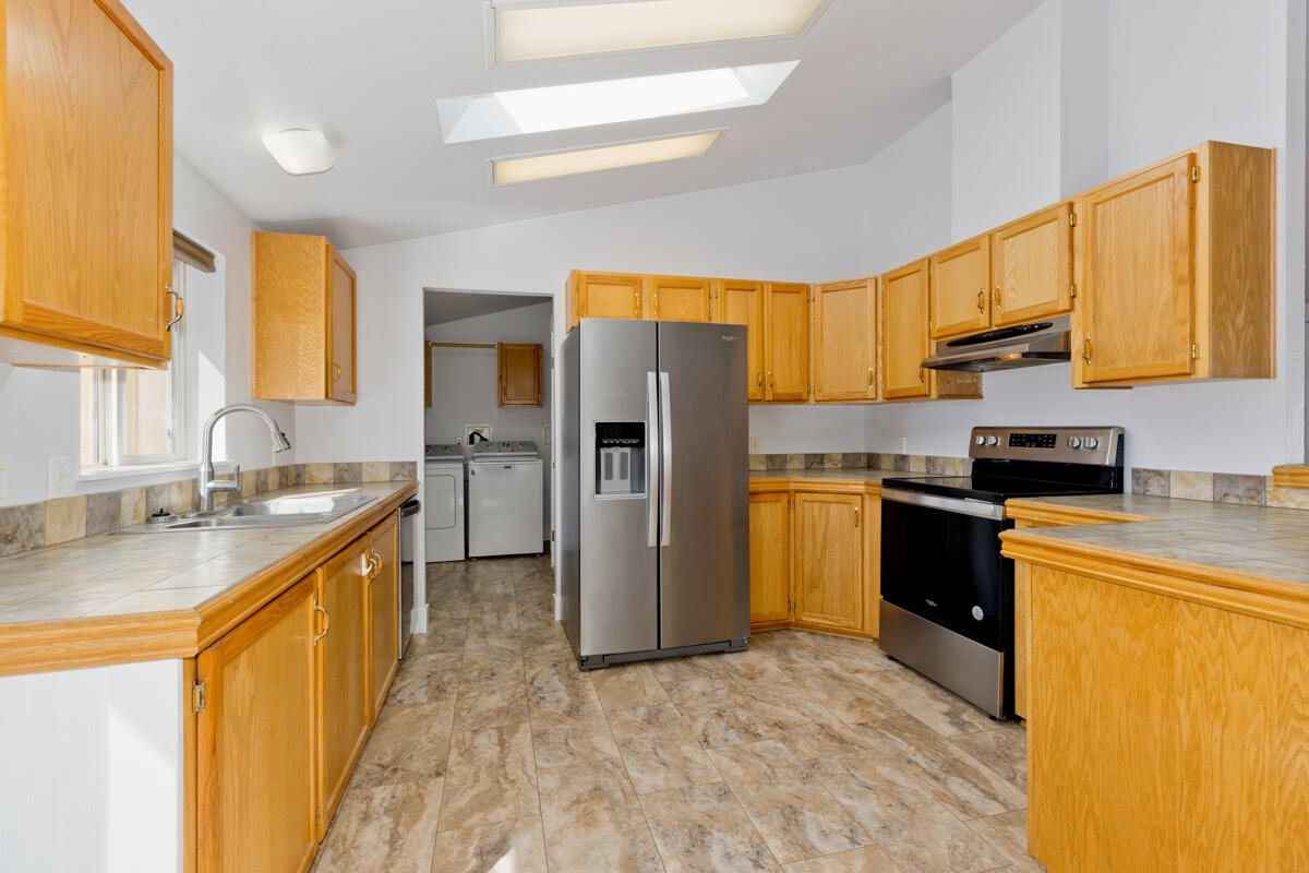 2356 SW Mariposa Loop