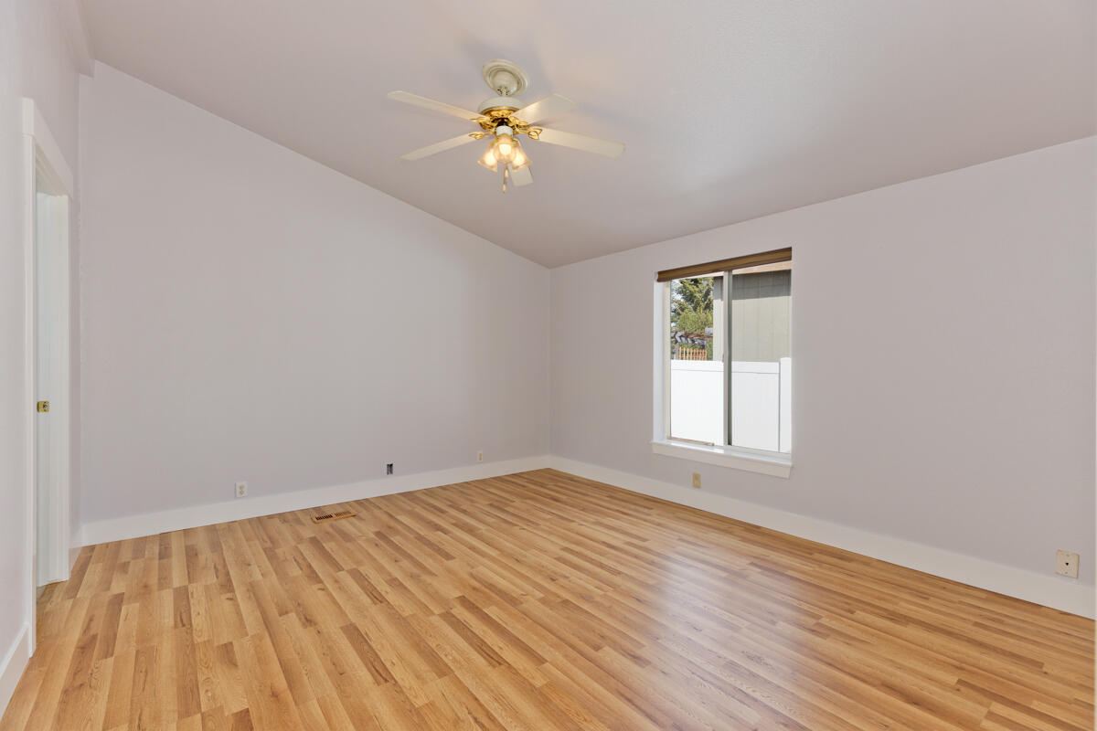 2356 SW Mariposa Loop