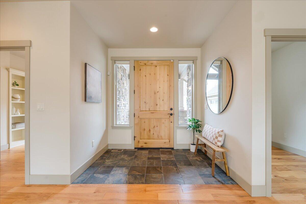 2879 NW Perlette Lane