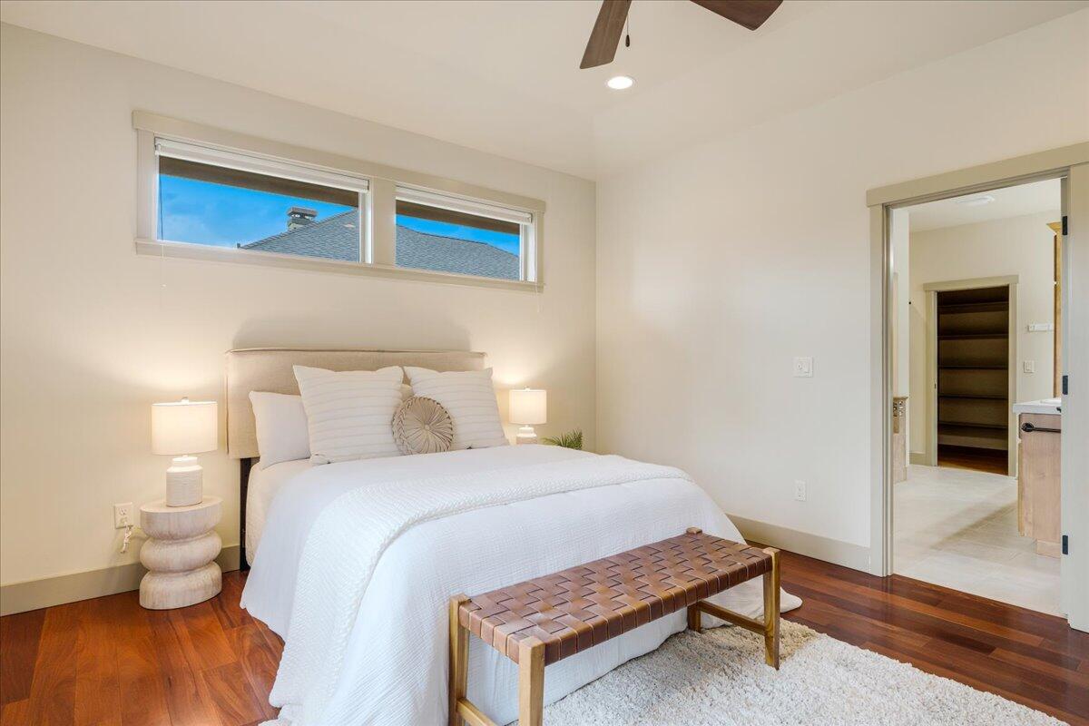 2879 NW Perlette Lane