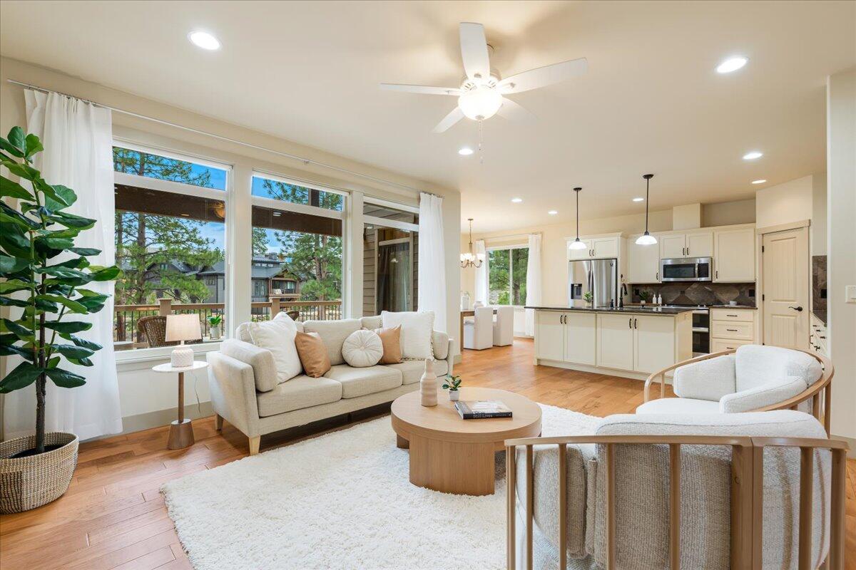 2879 NW Perlette Lane