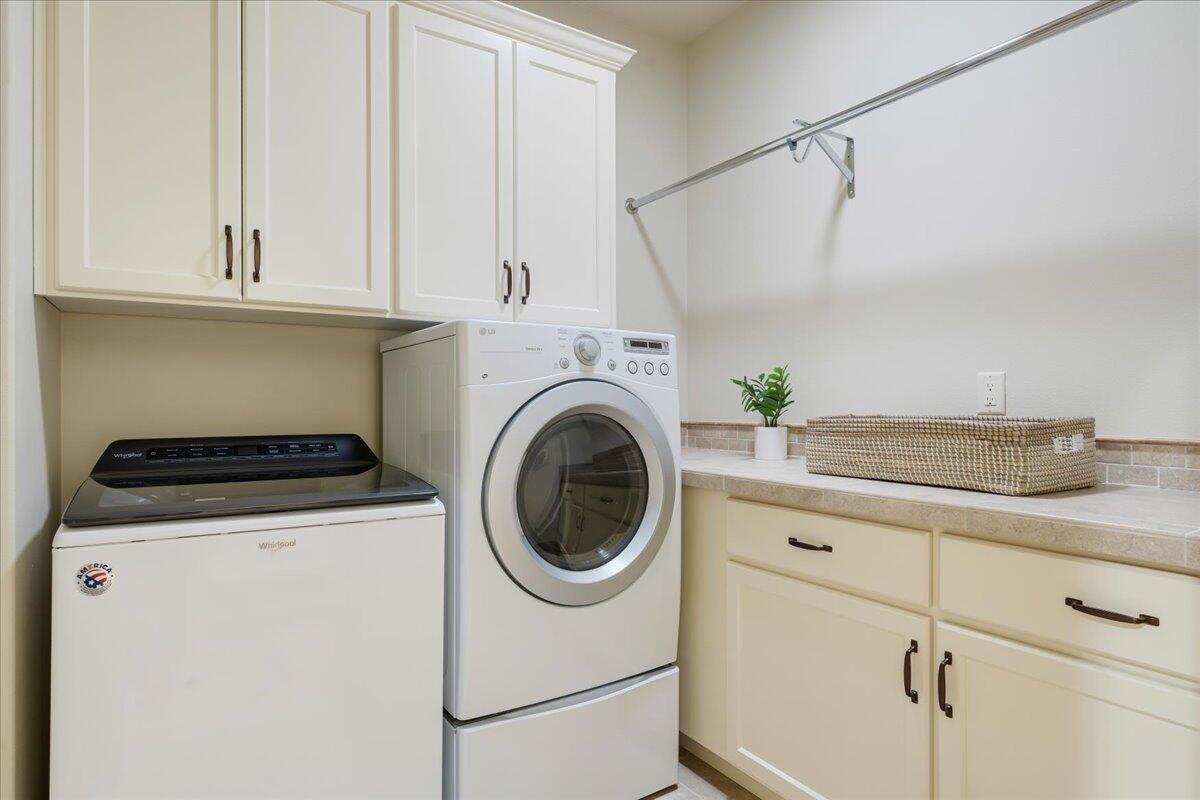 2879 NW Perlette Lane